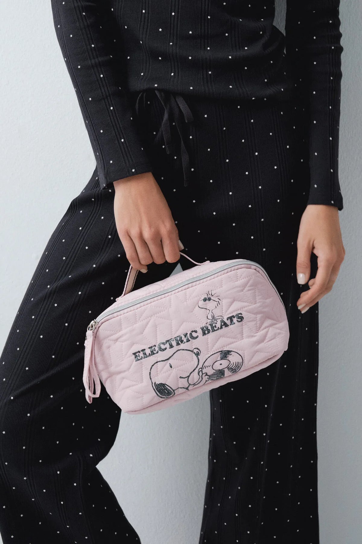 Women Secret Pink Women Pink Medium Snoopy Vanity Case SKU: 4844731_70 Image 01