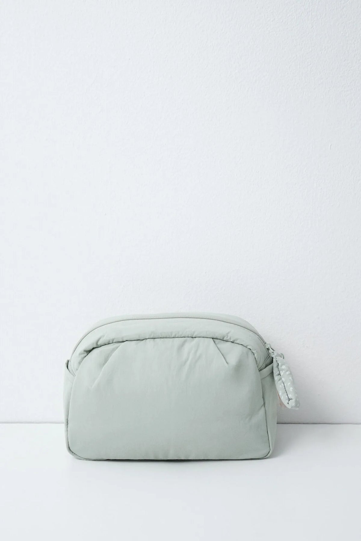Women Secret Green Women Aqua Puffer Medium Vanity Case SKU: 4844743_23 Image 04