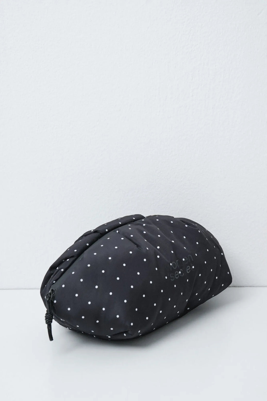 Women Secret Black Women Black Puffer Polka-Dots Large Vanity Case SKU: 4844747_01 Image 02