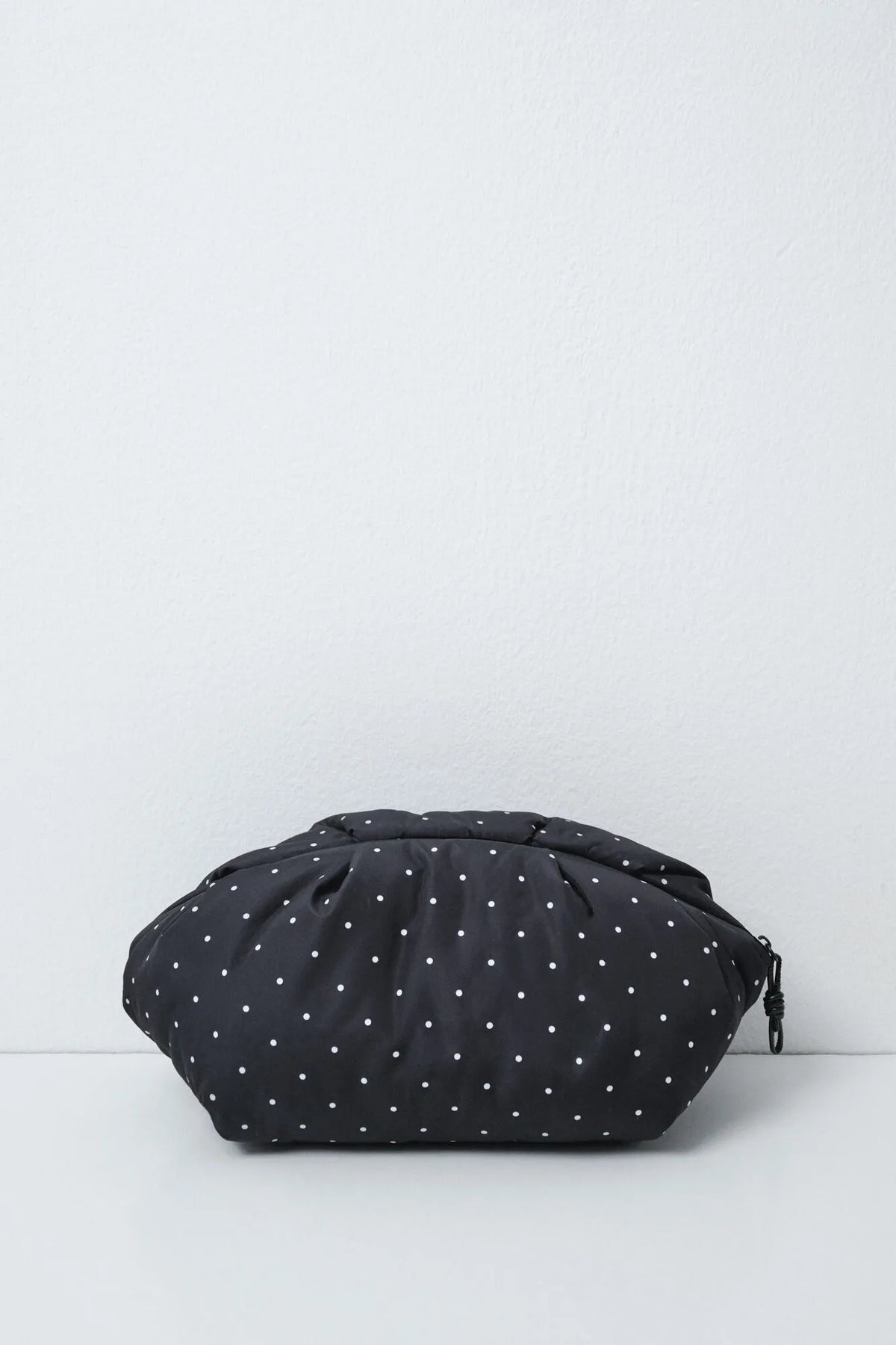 Women Secret Black Women Black Puffer Polka-Dots Large Vanity Case SKU: 4844747_01 Image 03