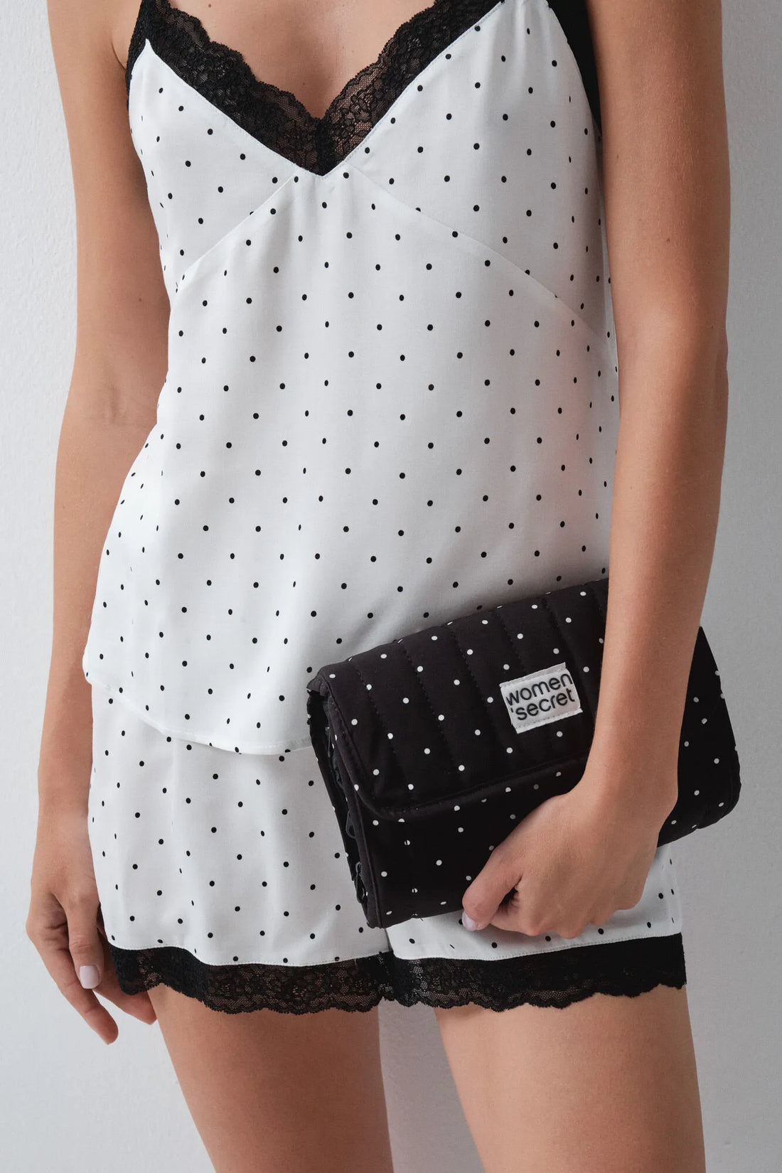 Women Secret Black Women Black Polka-Dots Vanity Case Wallet Pack SKU: 4844750_01 Image 01