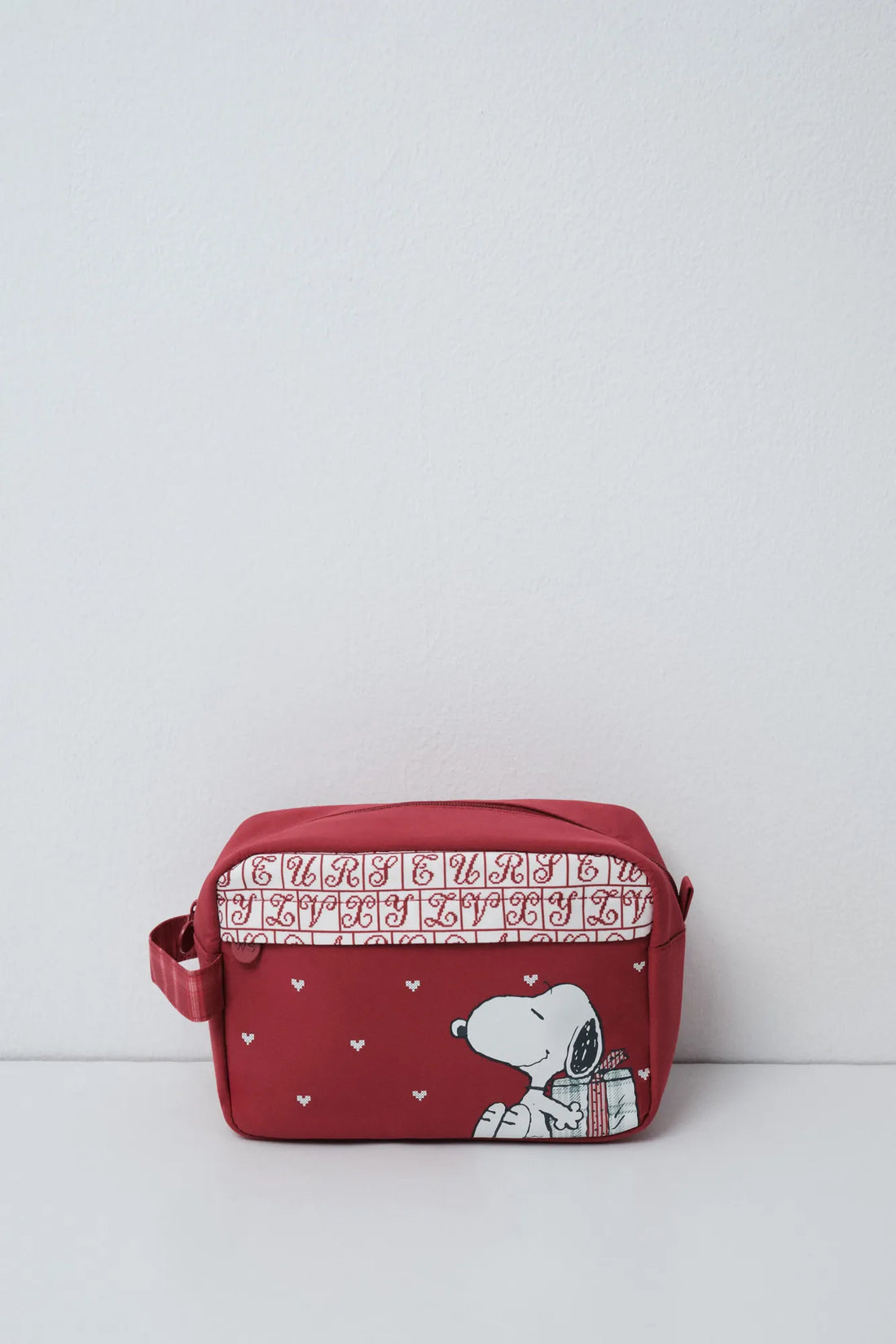Women Secret Wine Women Red Snoopy Medium Vanity Case SKU: 4844783_68 Image 01