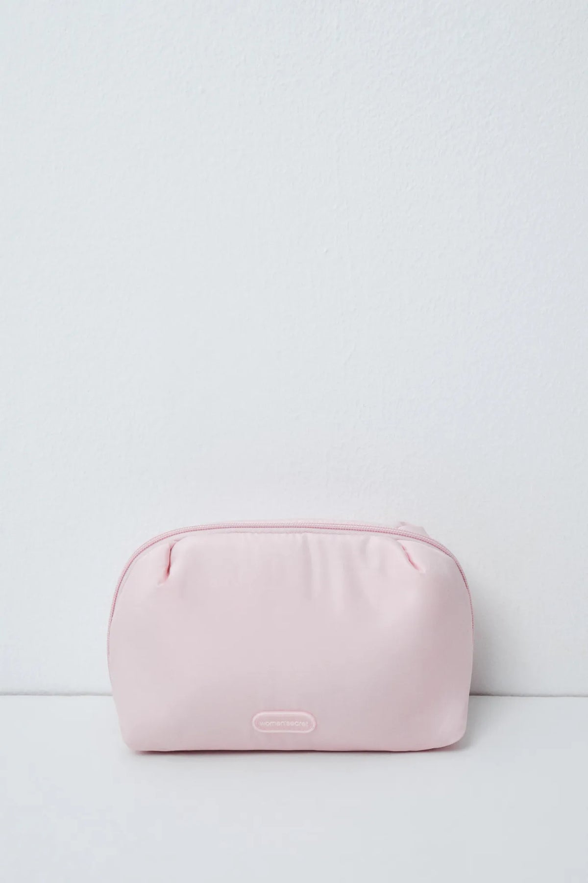 Women Secret Pink Women Pink Snoopy Case Vanity Case SKU: 4844784_70 Image 03