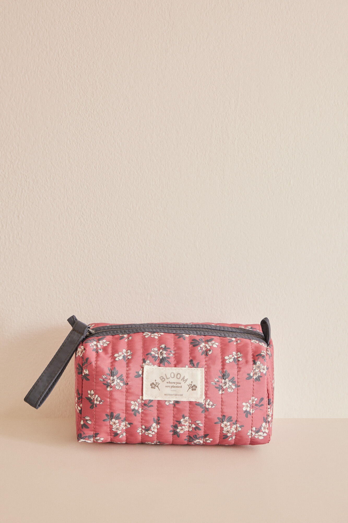 Small Vanity Case_4847844_73_02