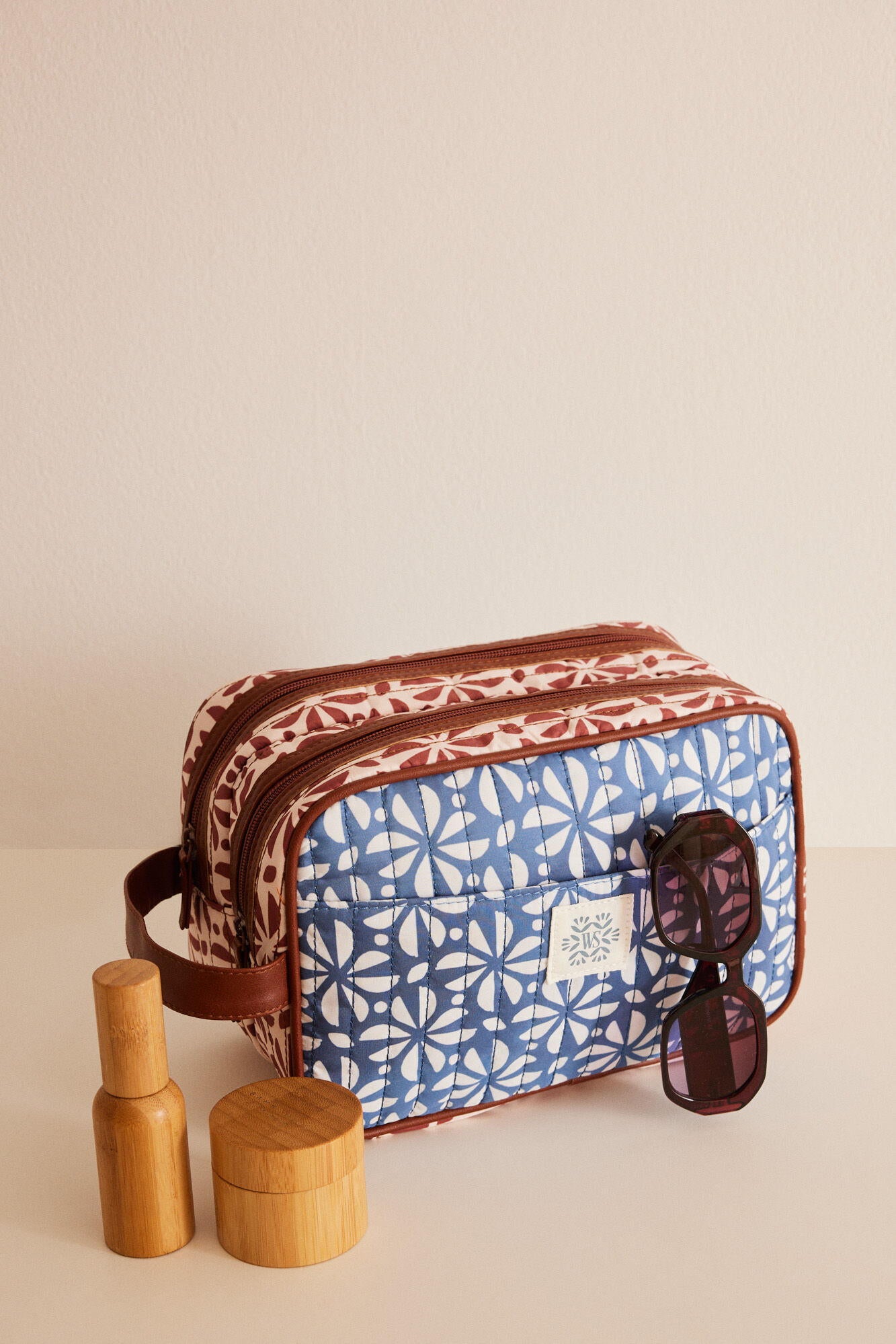 Big Vanity Case_4847868_98_03