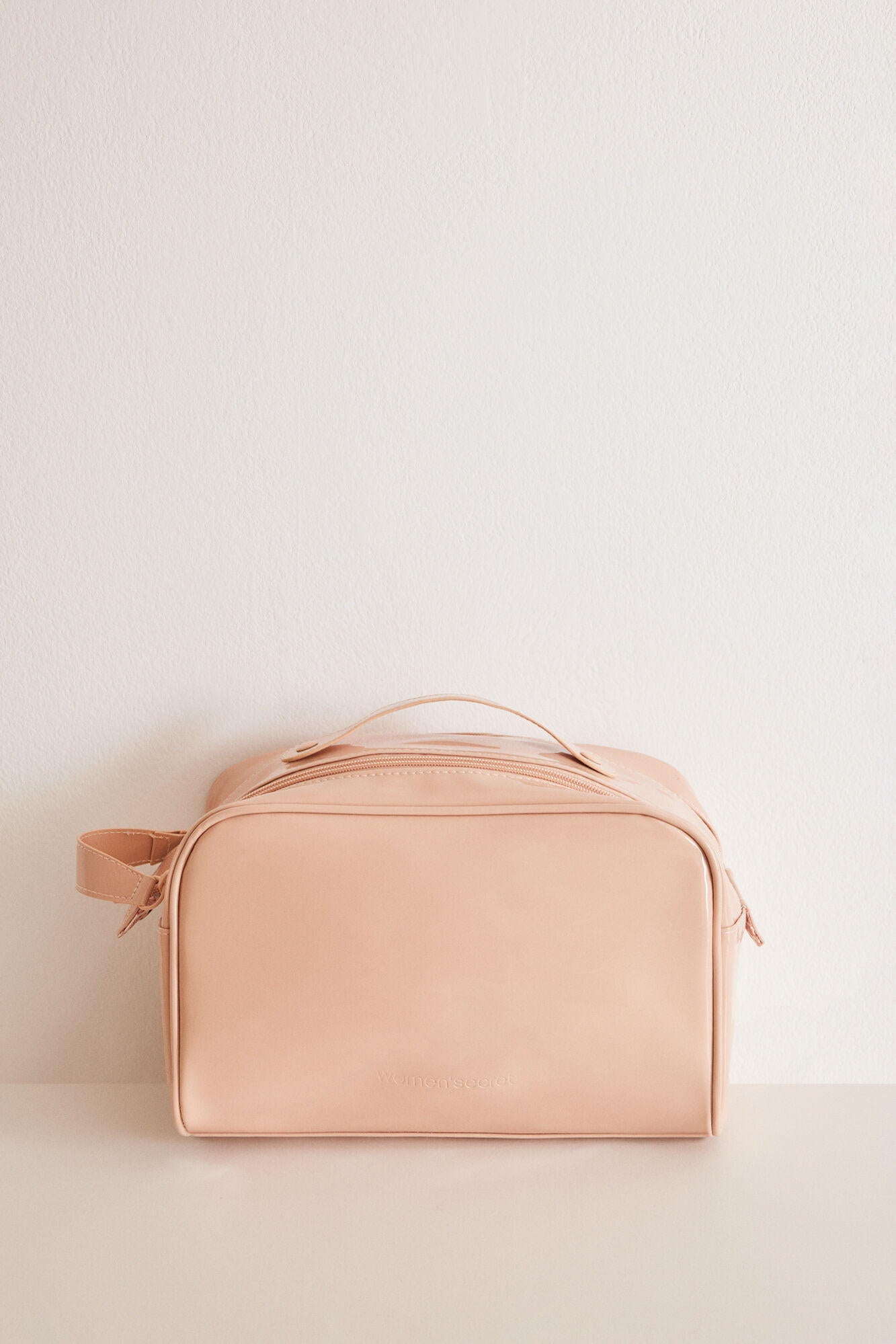 Big Vanity Case_4847876_67_02