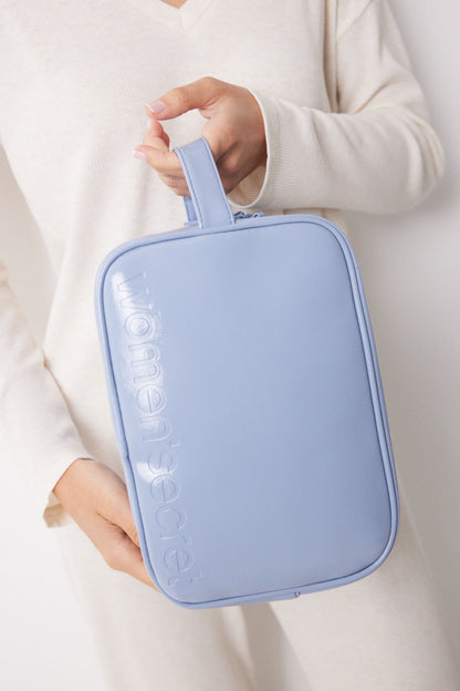 Big Blue Patent Leather Beauty Case_01