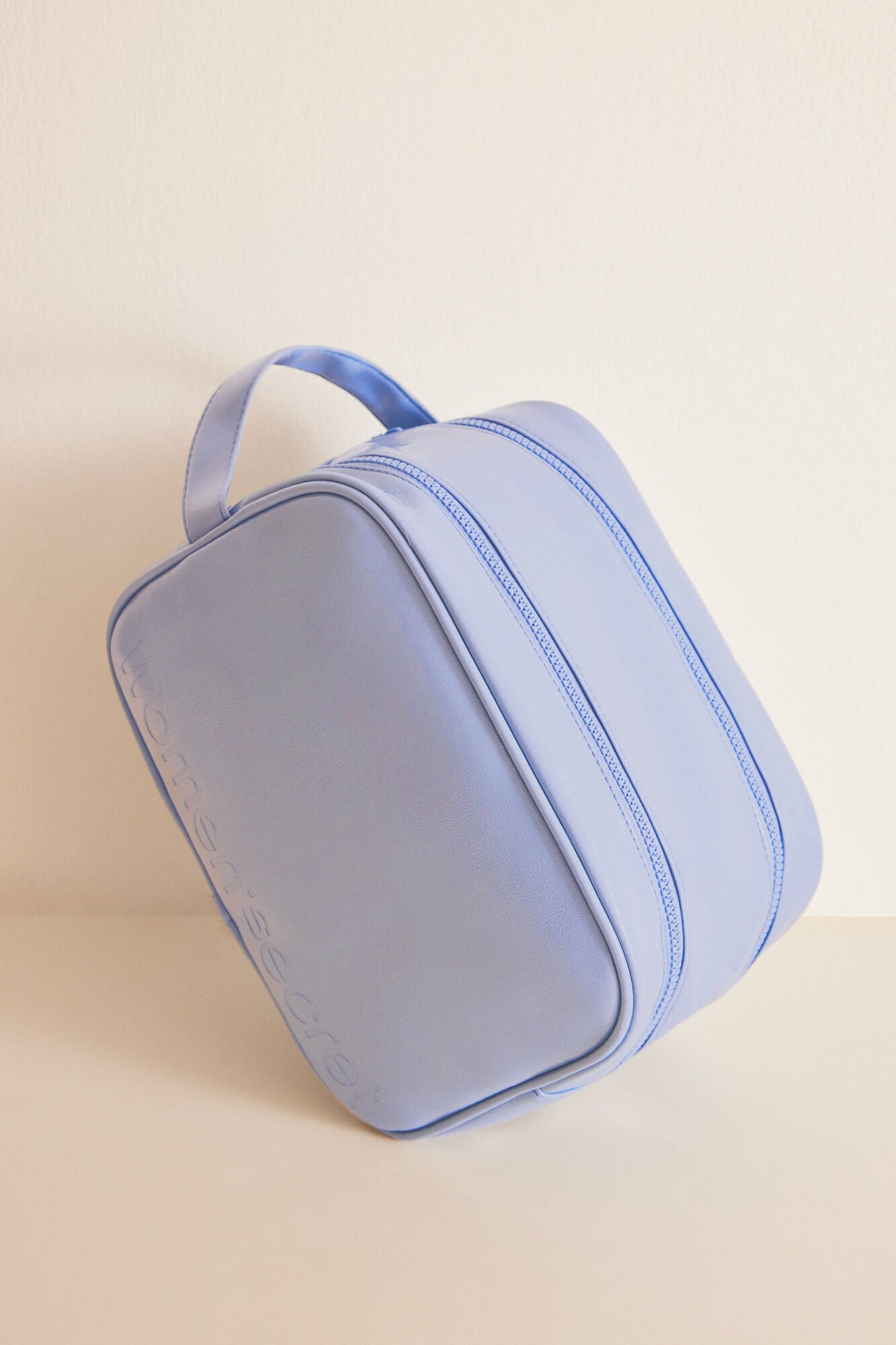 Big Blue Patent Leather Beauty Case_03