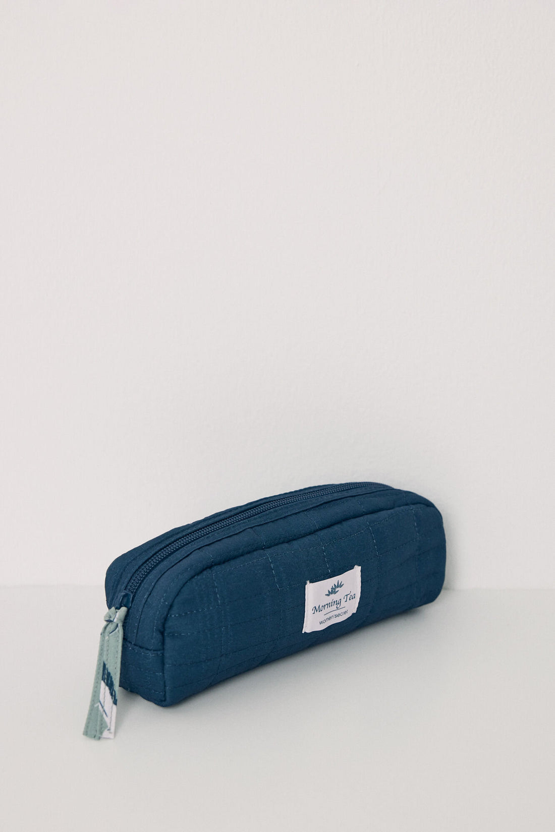 Small Blue Padding Beauty Case_02