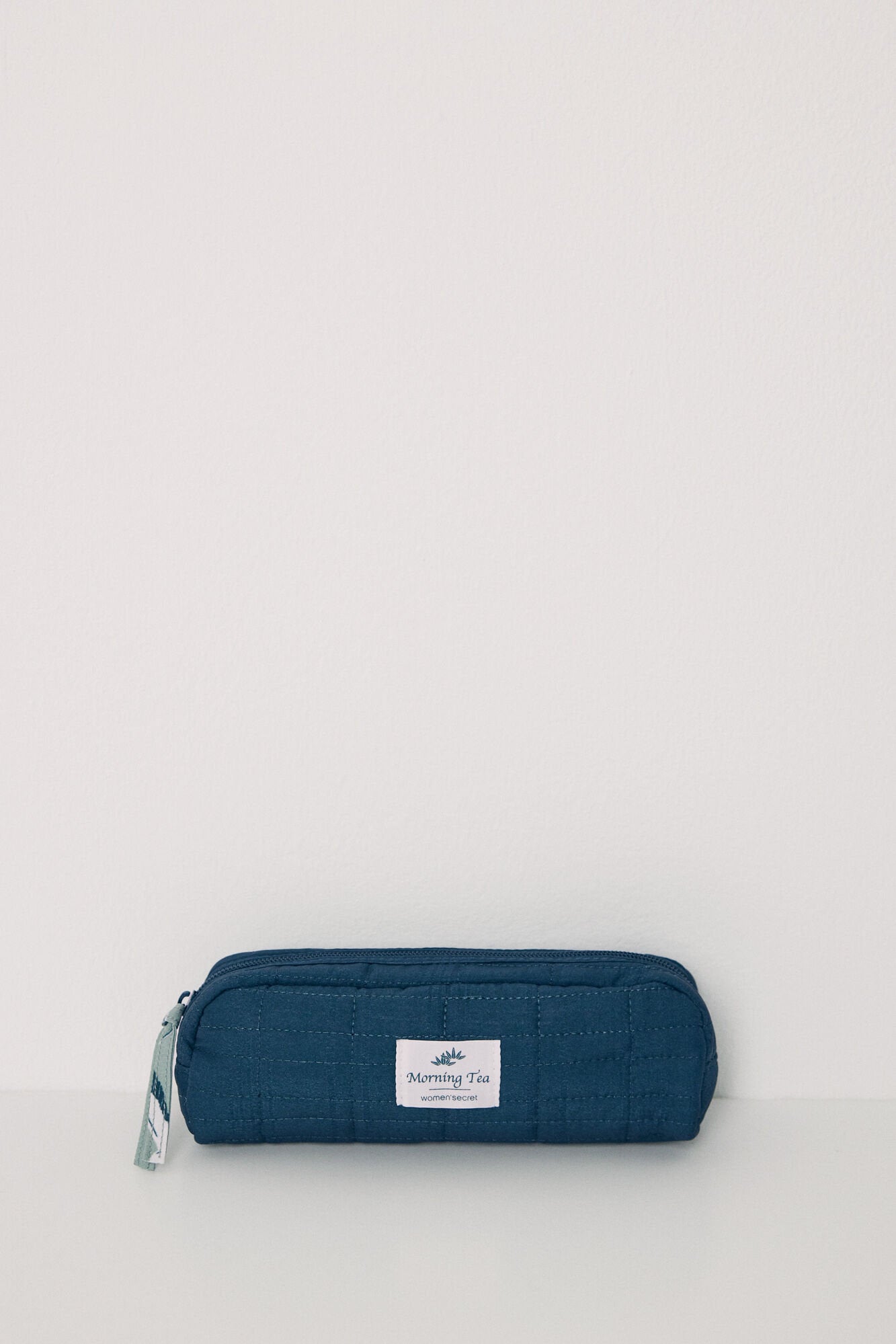 Small Blue Padding Beauty Case_04