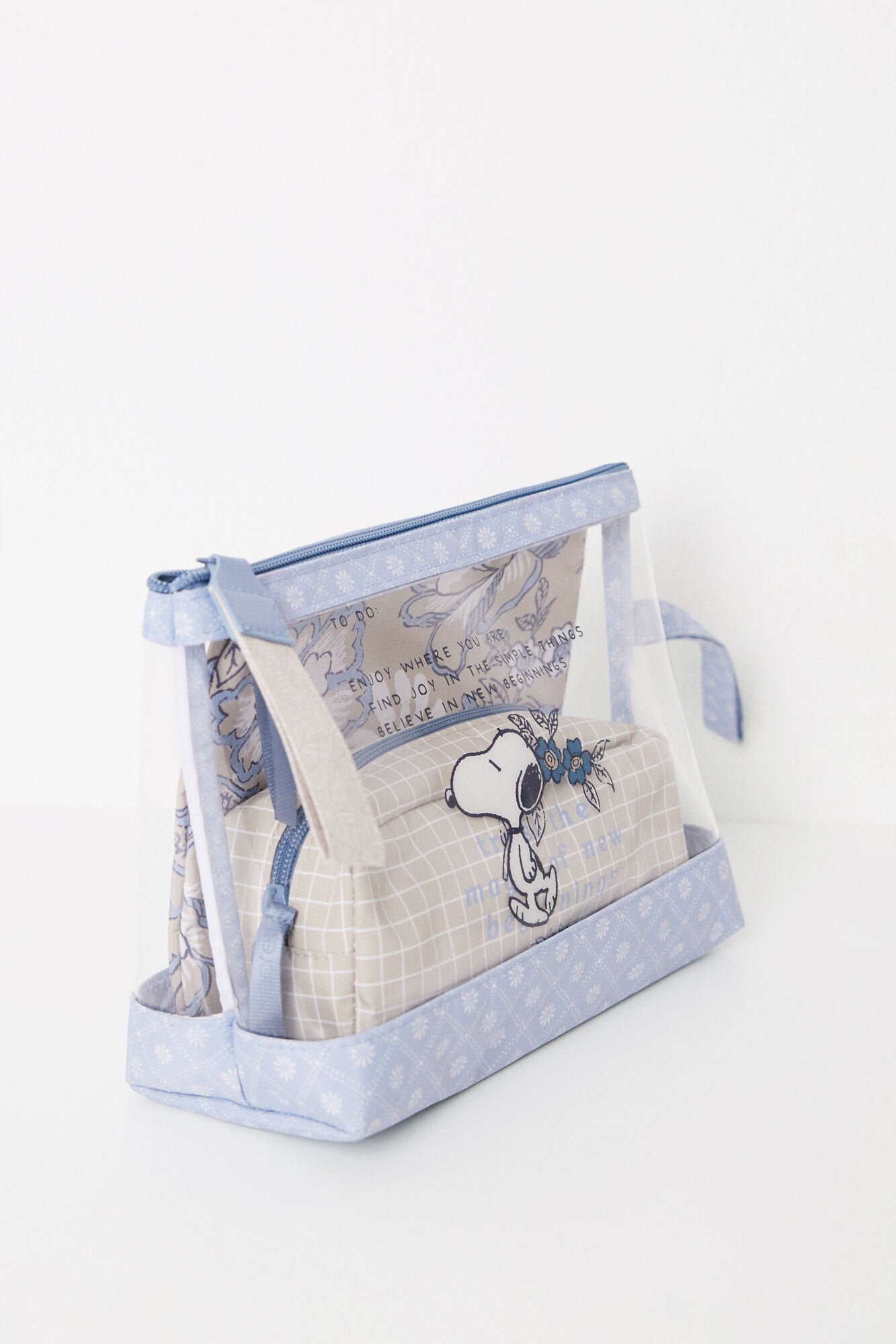 Women Secret_Pack of 3 Snoopy Toiletry Bags_4849218_98_04