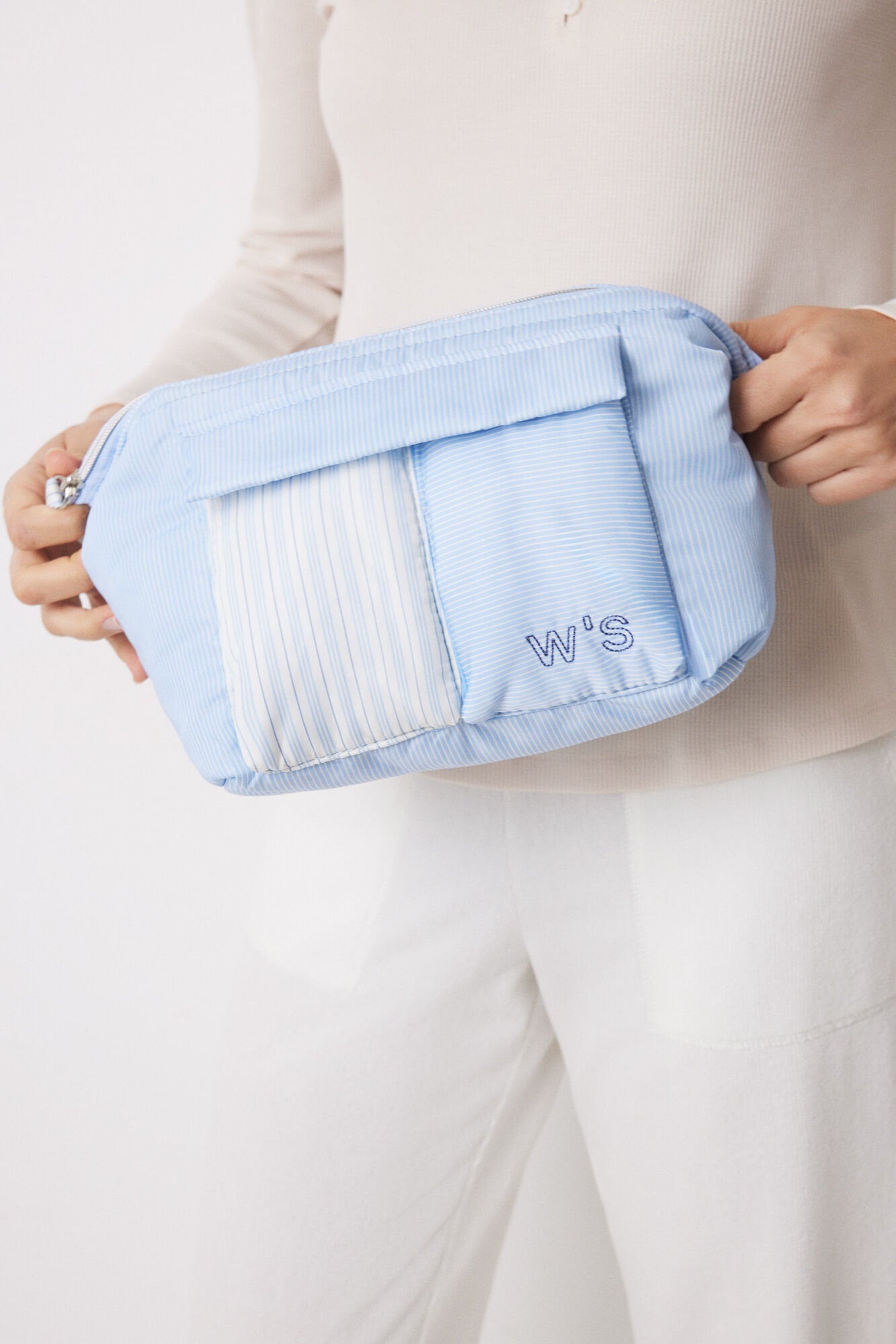 Women Secret_Large Nylon Toiletry Bag with Striped Print_4849223_12_03