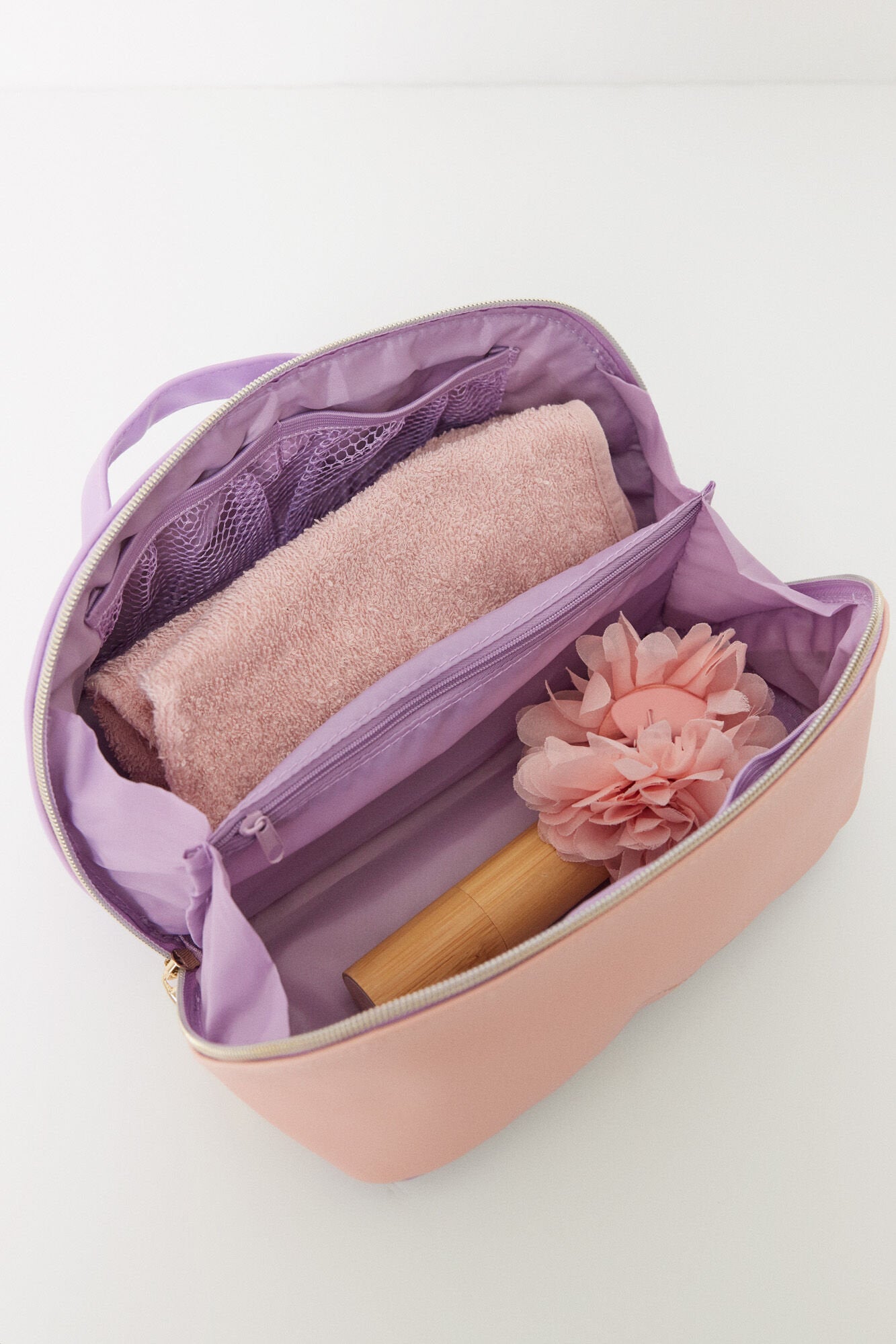 Women Secret_Large Faux Leather Toiletry Bag_4849226_97_02