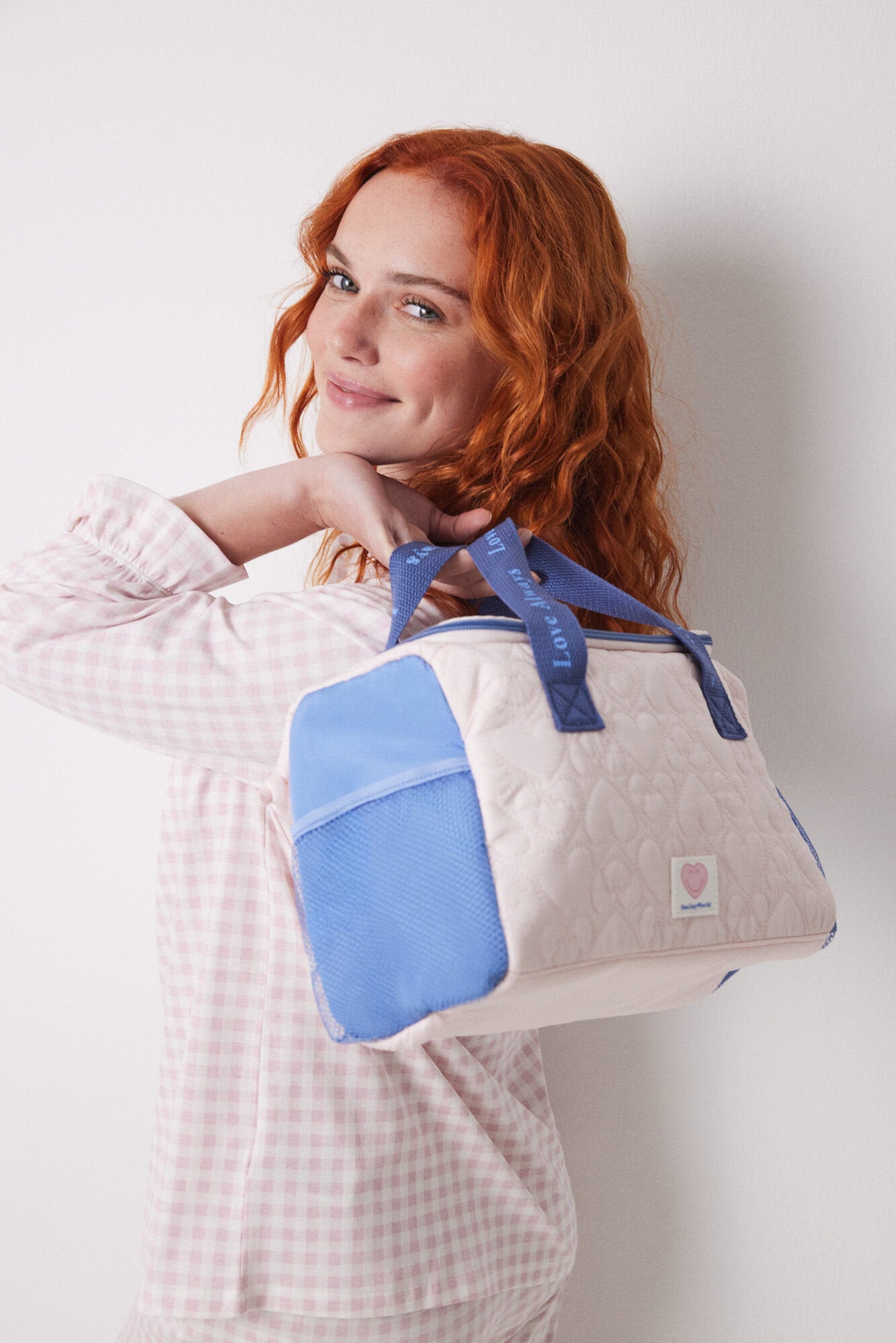 Women Secret_Large Padded Toiletry Bag with Smiley Hearts_4849227_71_01