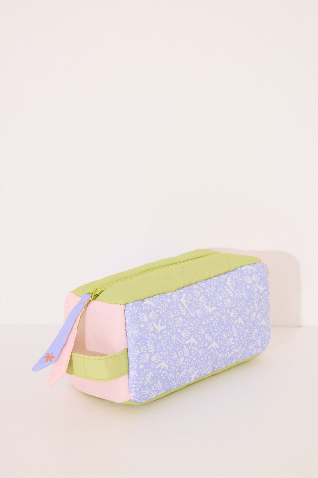 Women Secret_Small Vanity Case Bag with Multicoloured Leaves_4849248_98_03