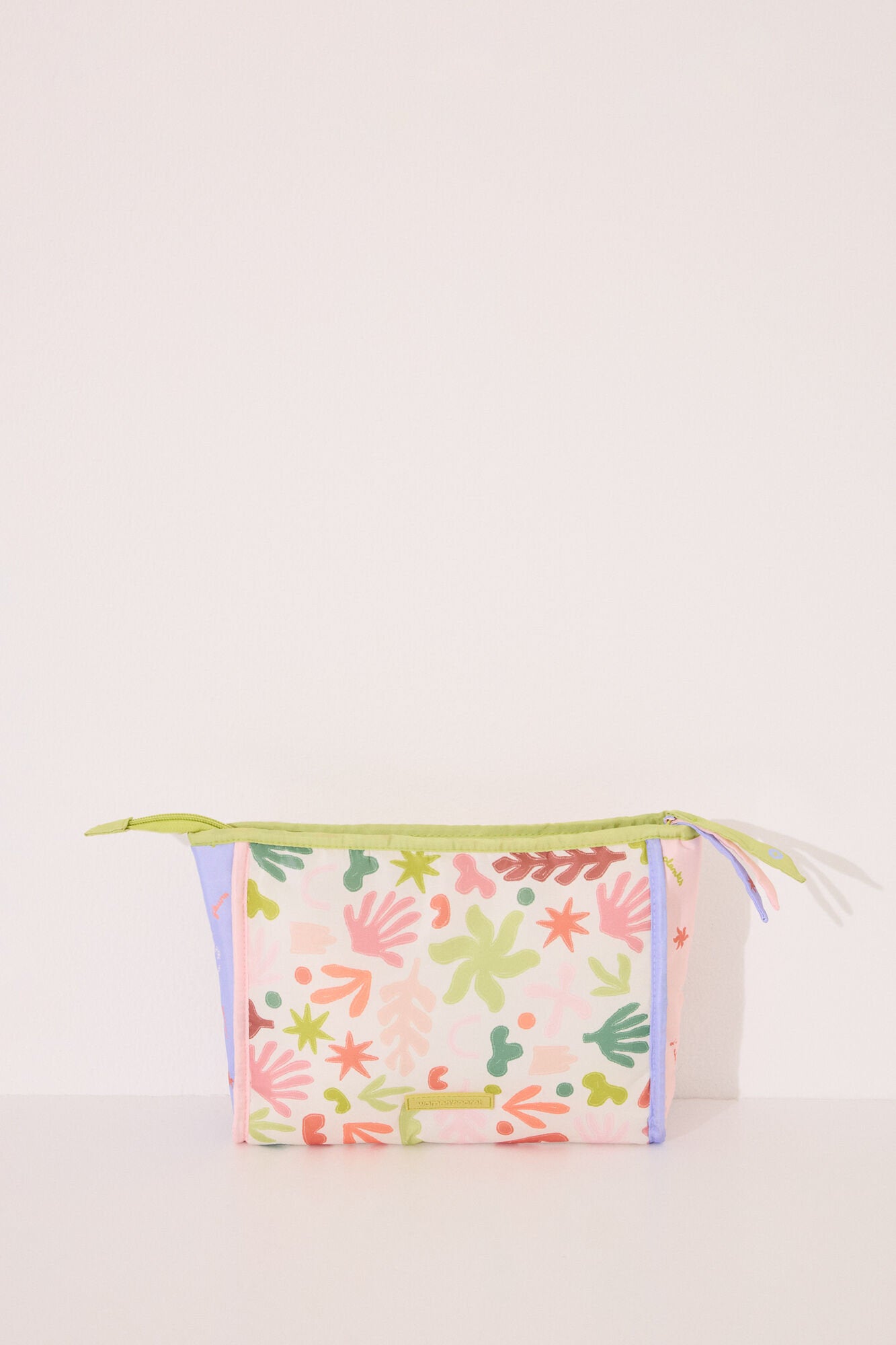 Women Secret_Medium Multicoloured Leaves Vanity Case_4849249_98_05
