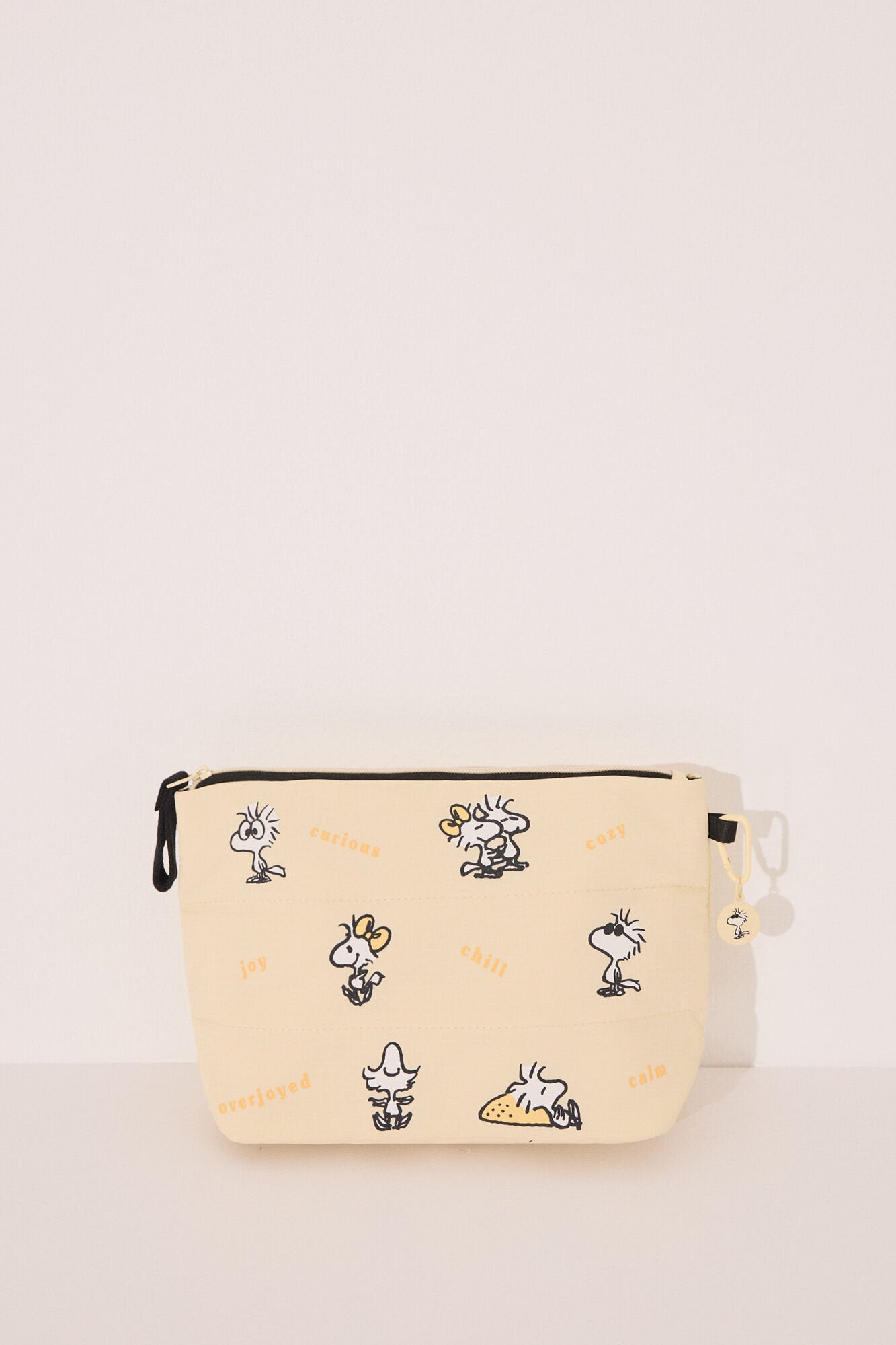 Women Secret_Medium Snoopy Yellow Vanity Case_4849252_05_01