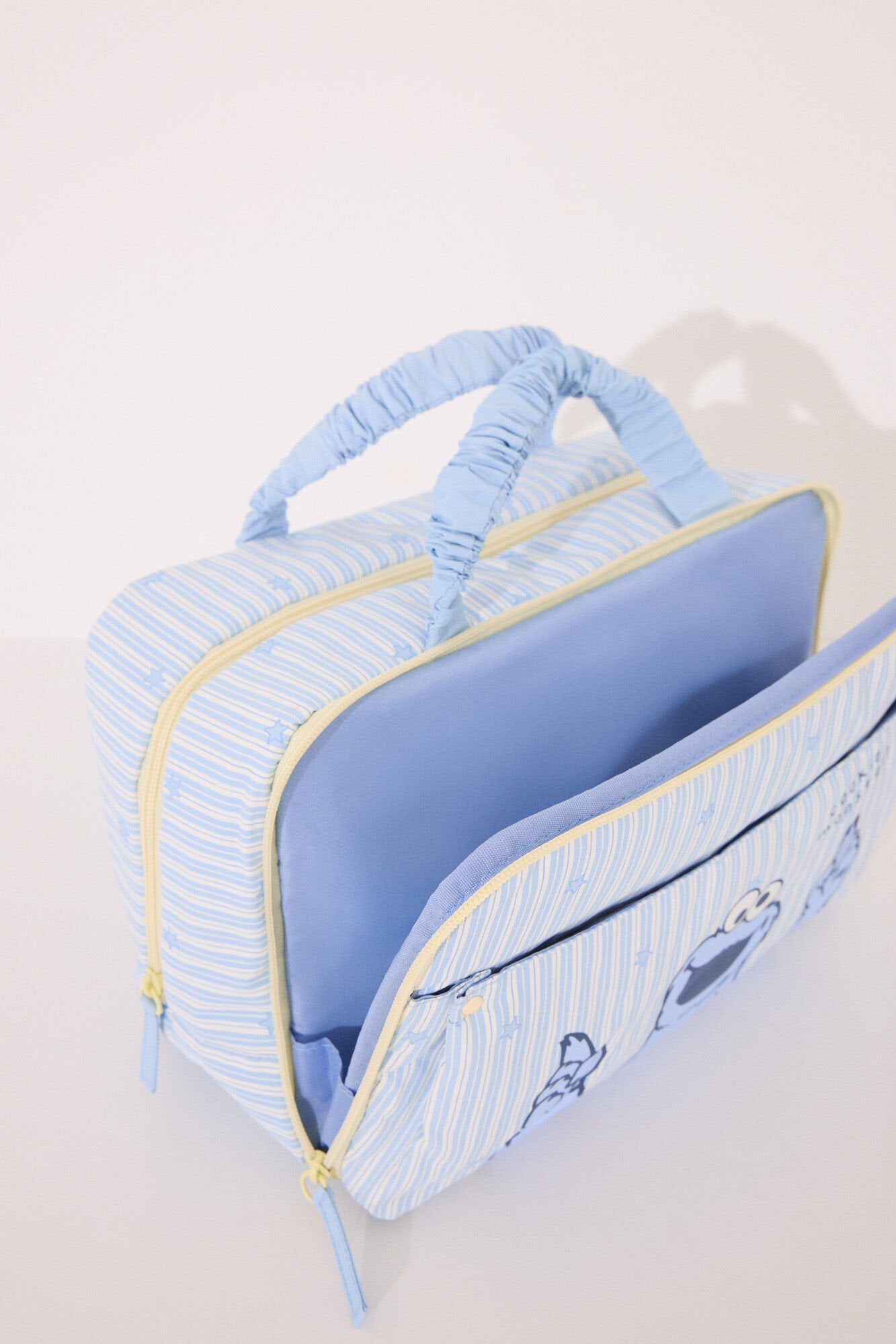 Women Secret_Large Padded Toiletry Vanity Case "Sesame Street"_4849254_15_02