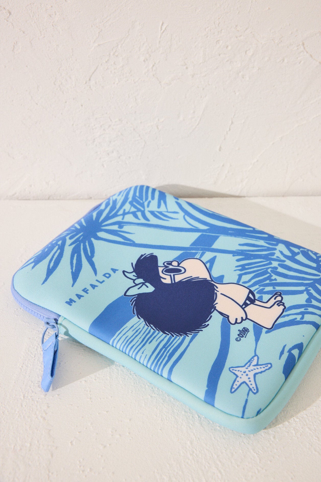 Women Secret_Blue Neoprene iPad Case_4849256_26_02