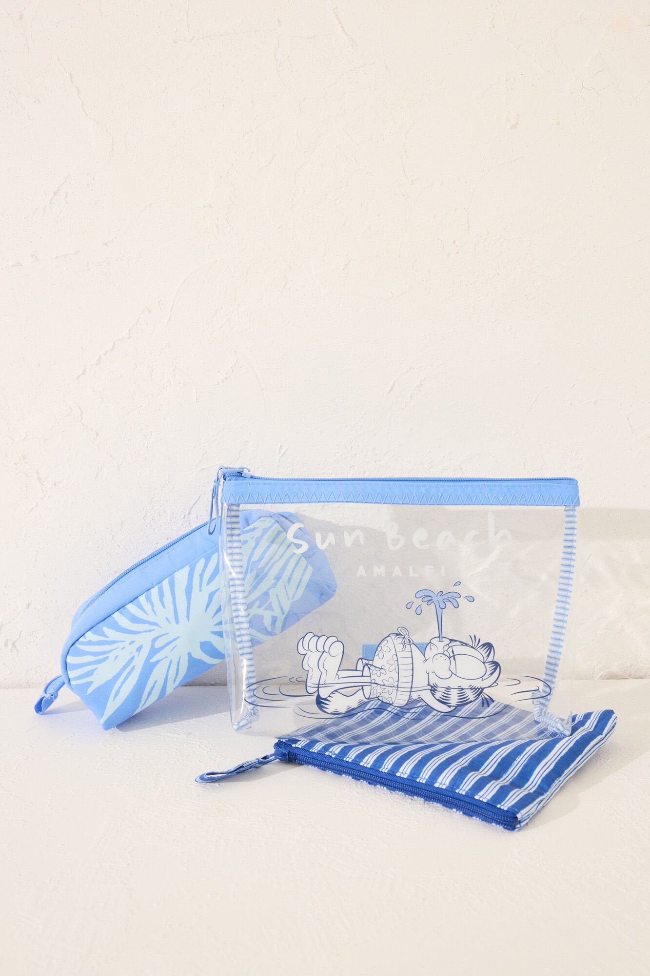 Women Secret_Garfield Blue Vanity Case Pack_4849257_19_02