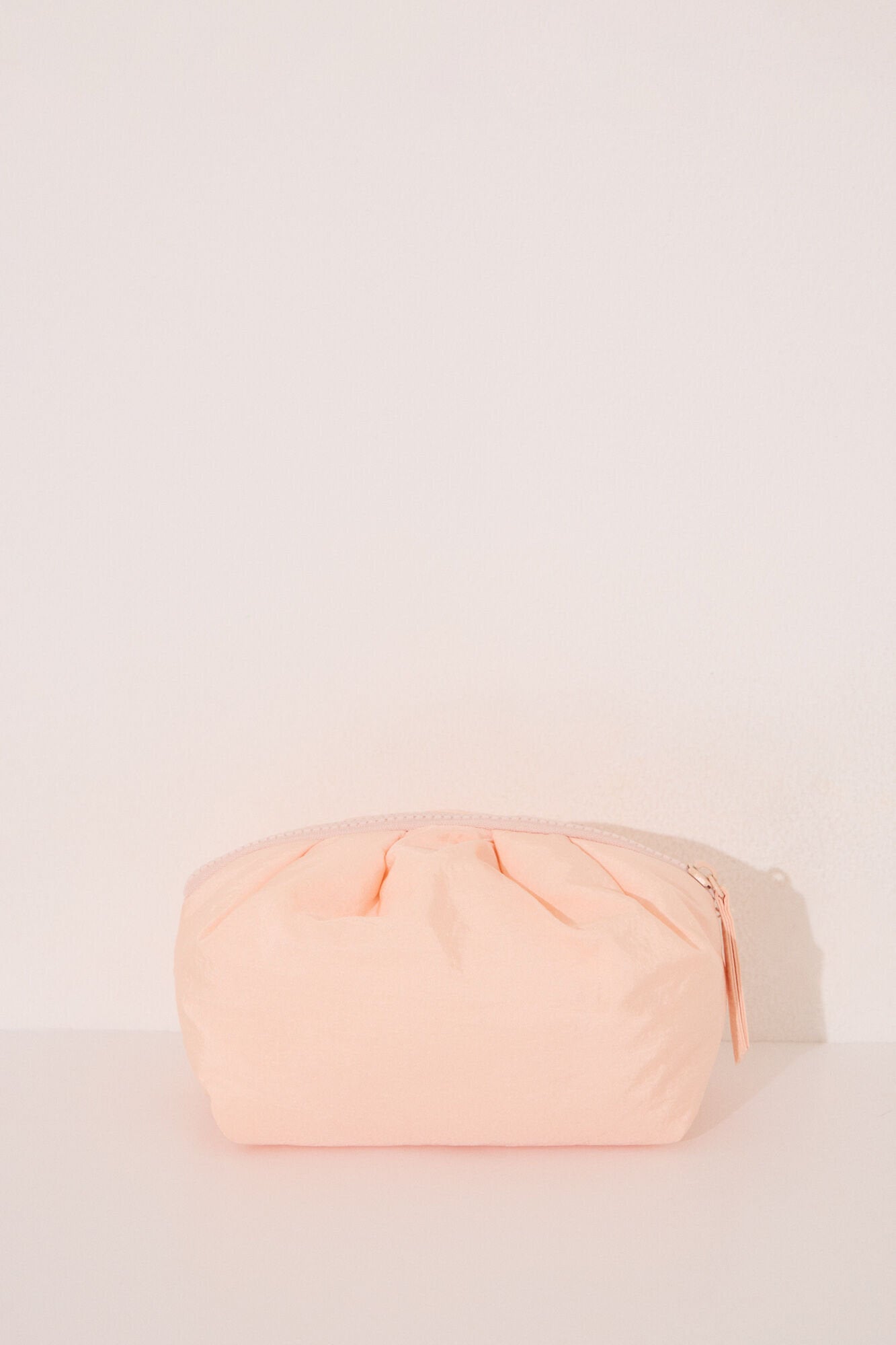 Women Secret_Medium Orange Nylon Cloud Vanity Case_4849261_67_03