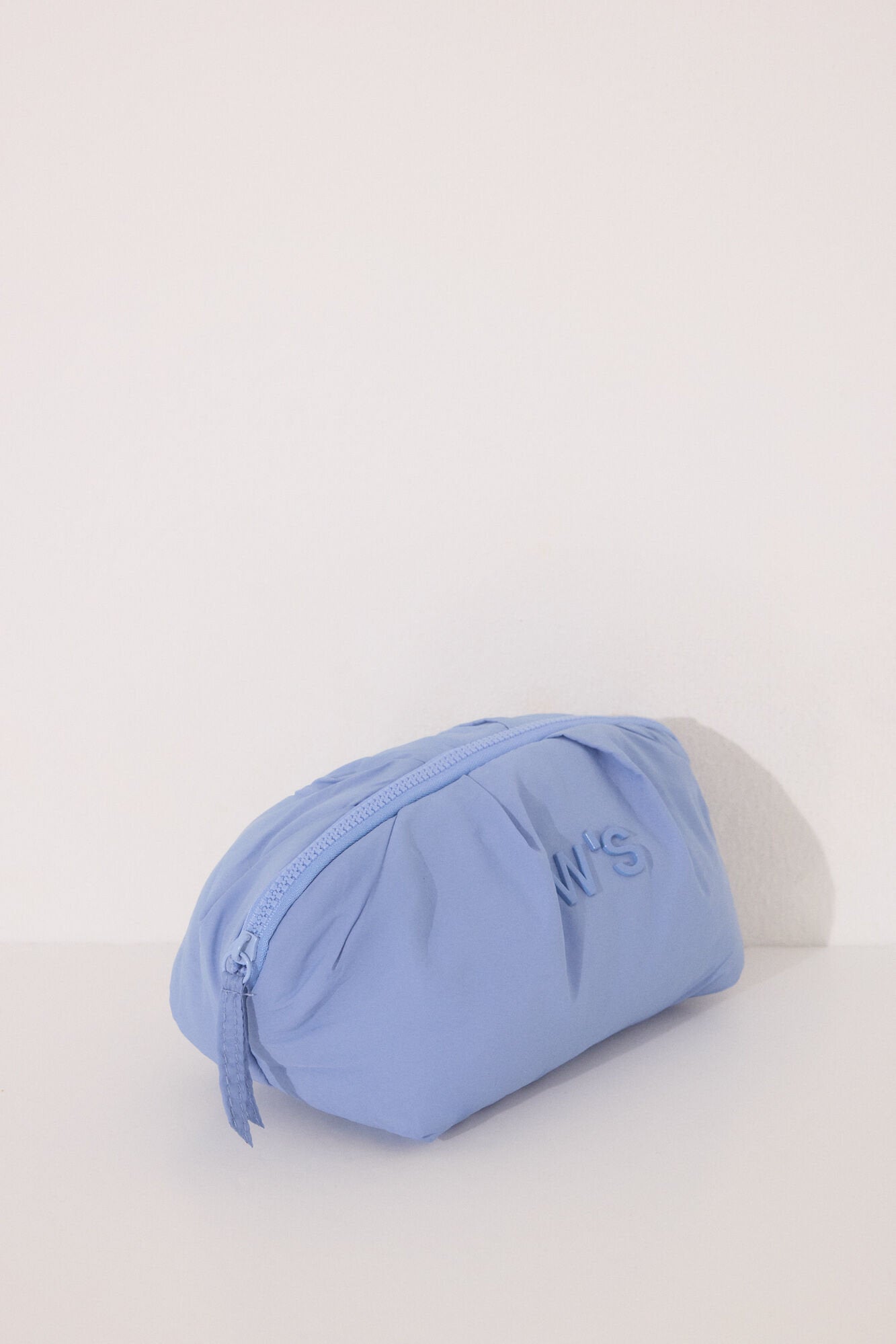 Women Secret_Large Blue Nylon Cloud Vanity Case_4849263_15_04