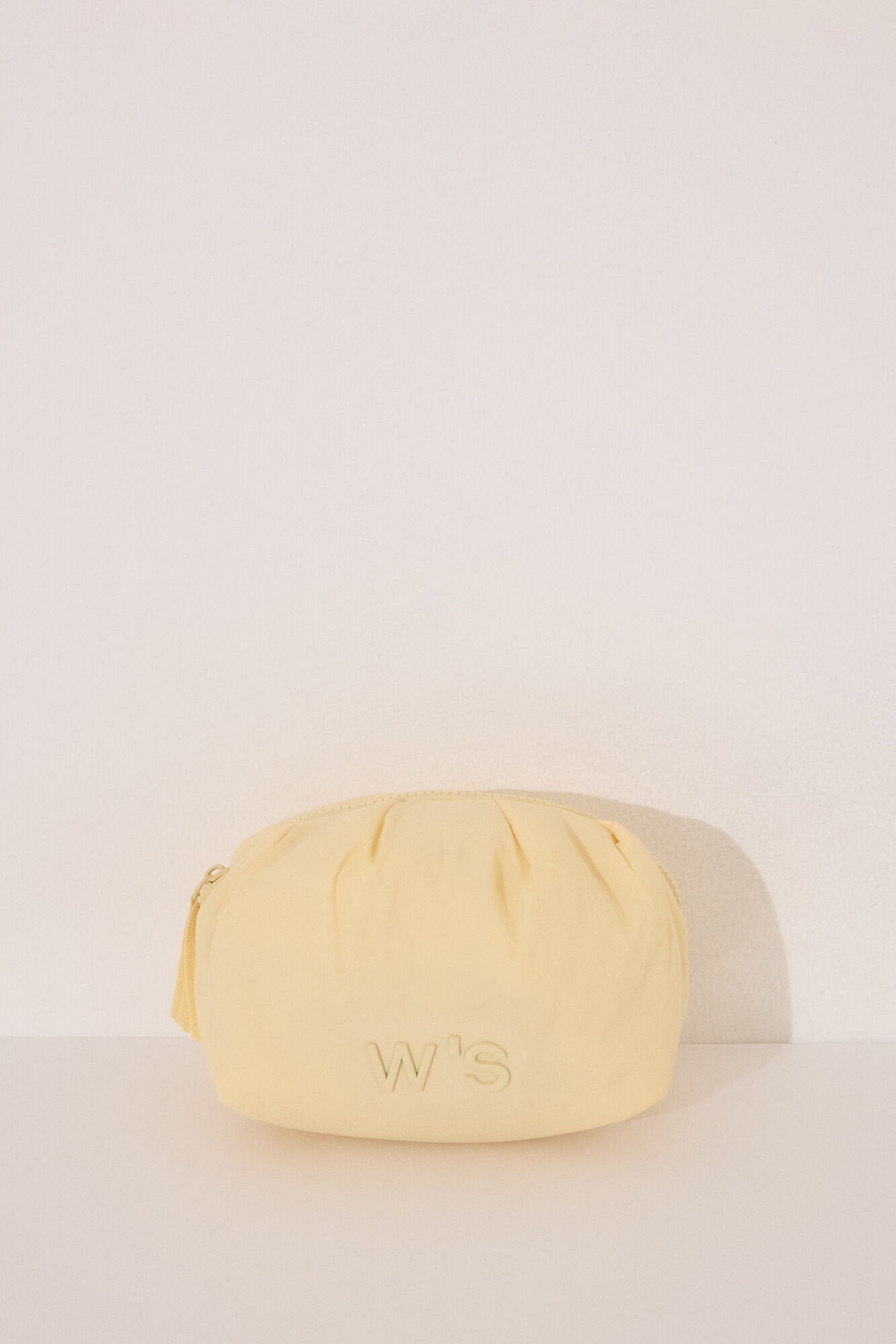Women Secret_Medium Yellow Nylon Cloud Vanity Case_4849264_05_01