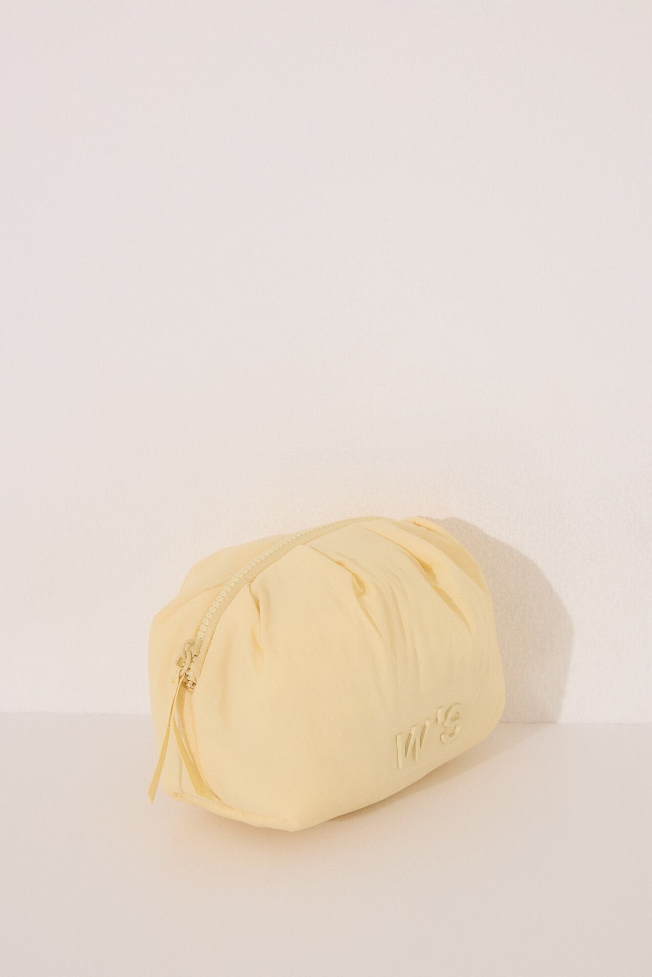 Women Secret_Medium Yellow Nylon Cloud Vanity Case_4849264_05_05