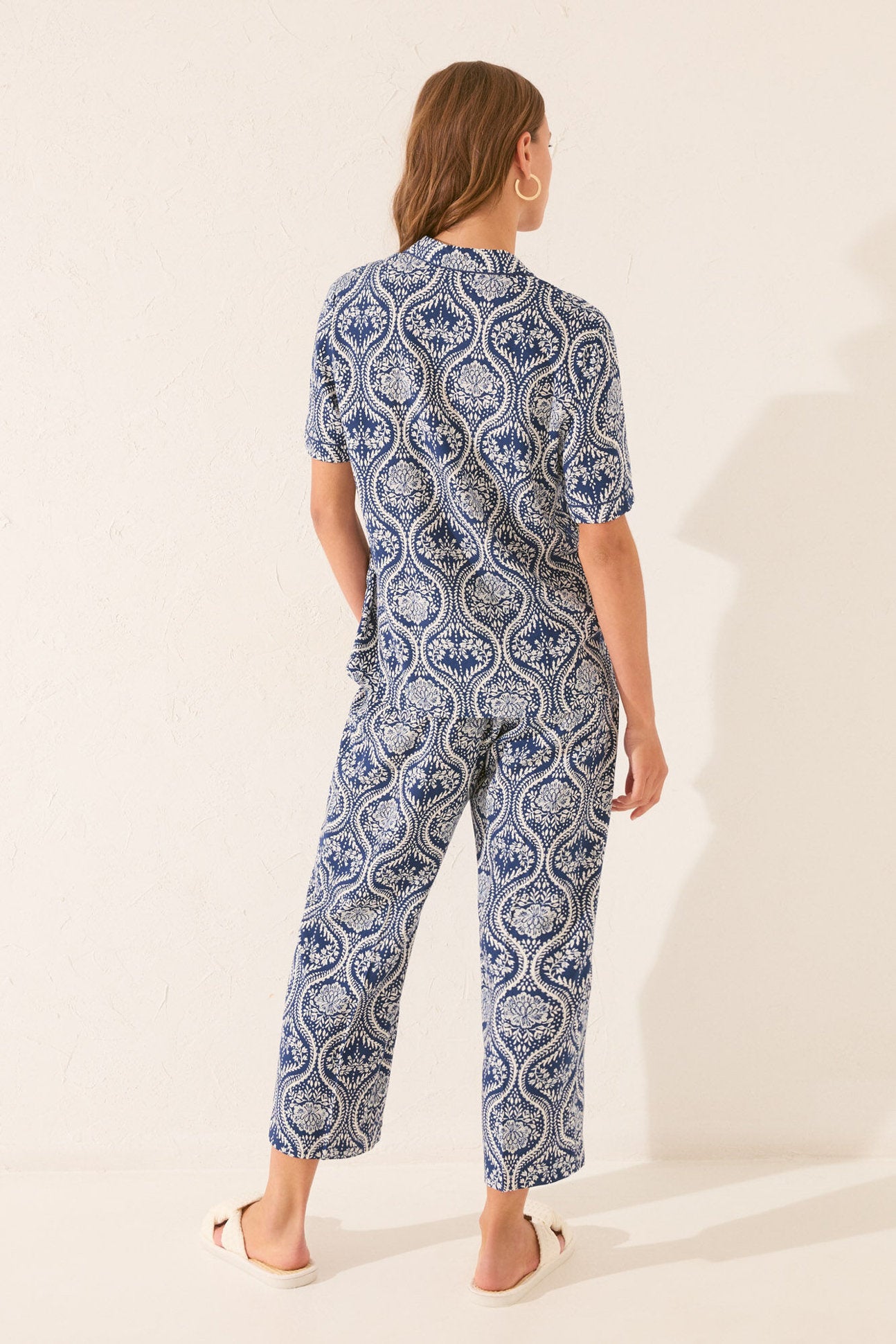 Women Secret_Capri Allover Print Classic Pyjamas_4852093_19_05