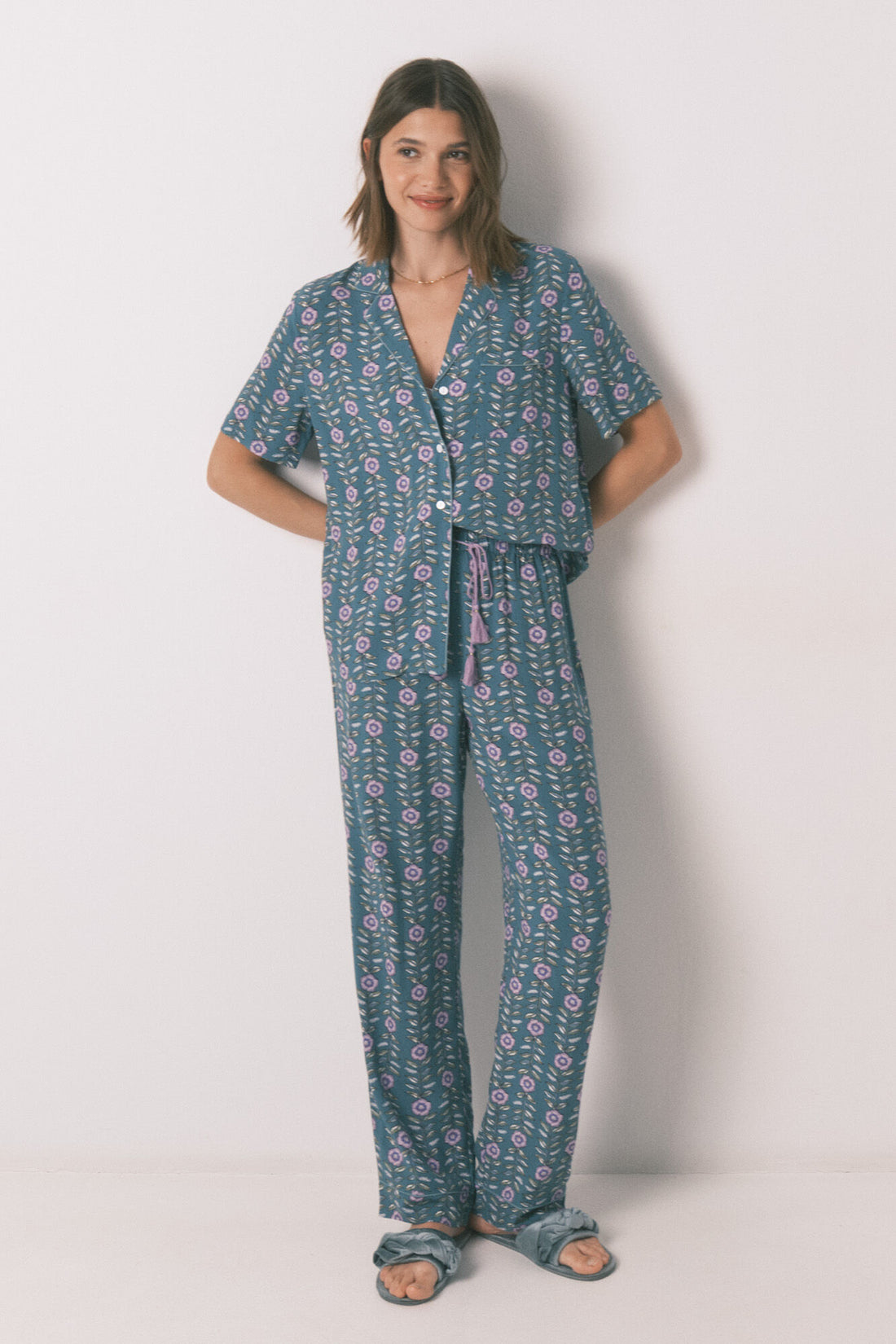 Women Secret_Green_Long Green Floral Classic Pyjamas_4852100_22_04