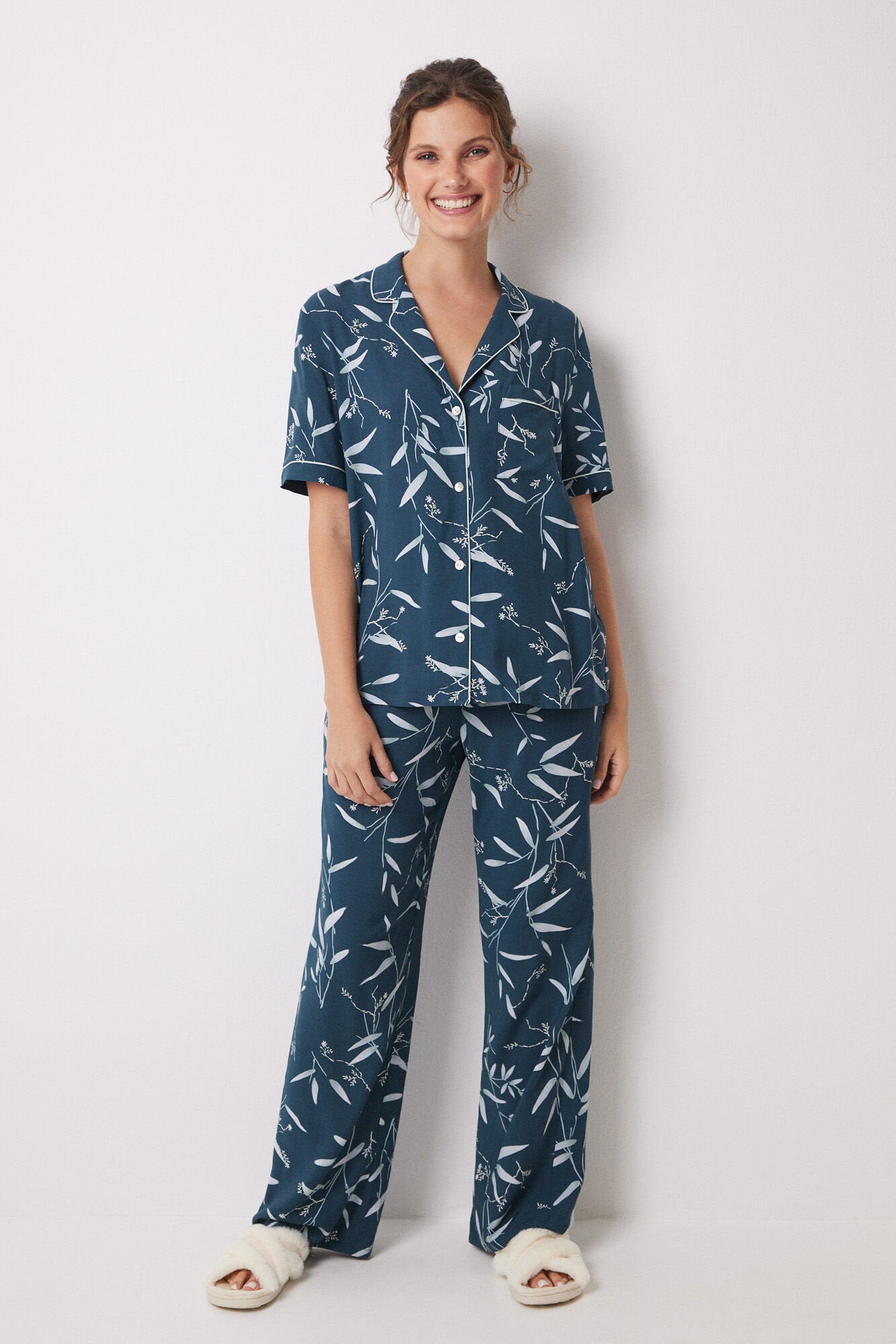 Viscous Green Leaves T-Shirt Pajamas_01