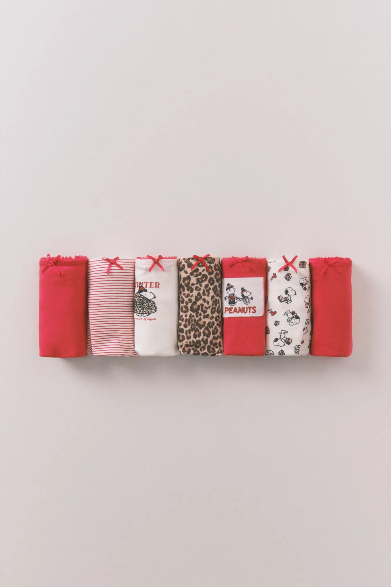 Women Secret_Multicoloured_Pack of 7 Classic Red Cotton Snoopy Panties_4932690_98_02