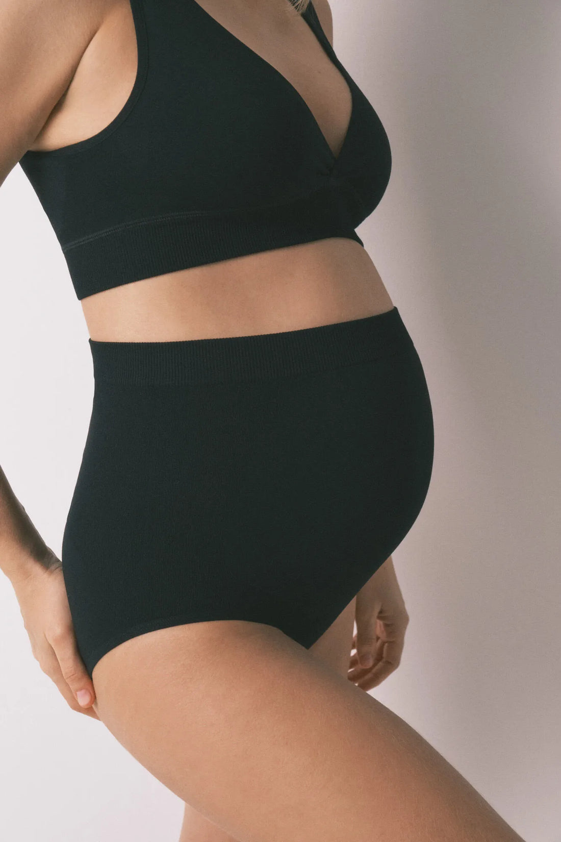 Women Secret_Black_Black High-Waisted Maternity Panty_4933608_01_02