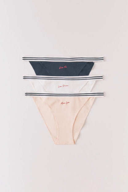 Women Secret_White Print_Cotton 3-Pack Classic Printed Message Panties_4933611_97_04