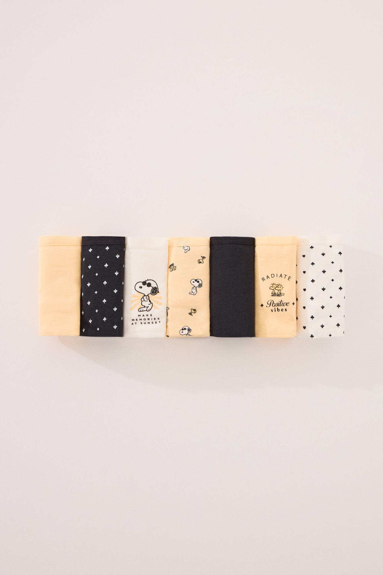 Women Secret_Pack of 7 Wide Cotton Panties with Snoopy Print_4939013_98_02