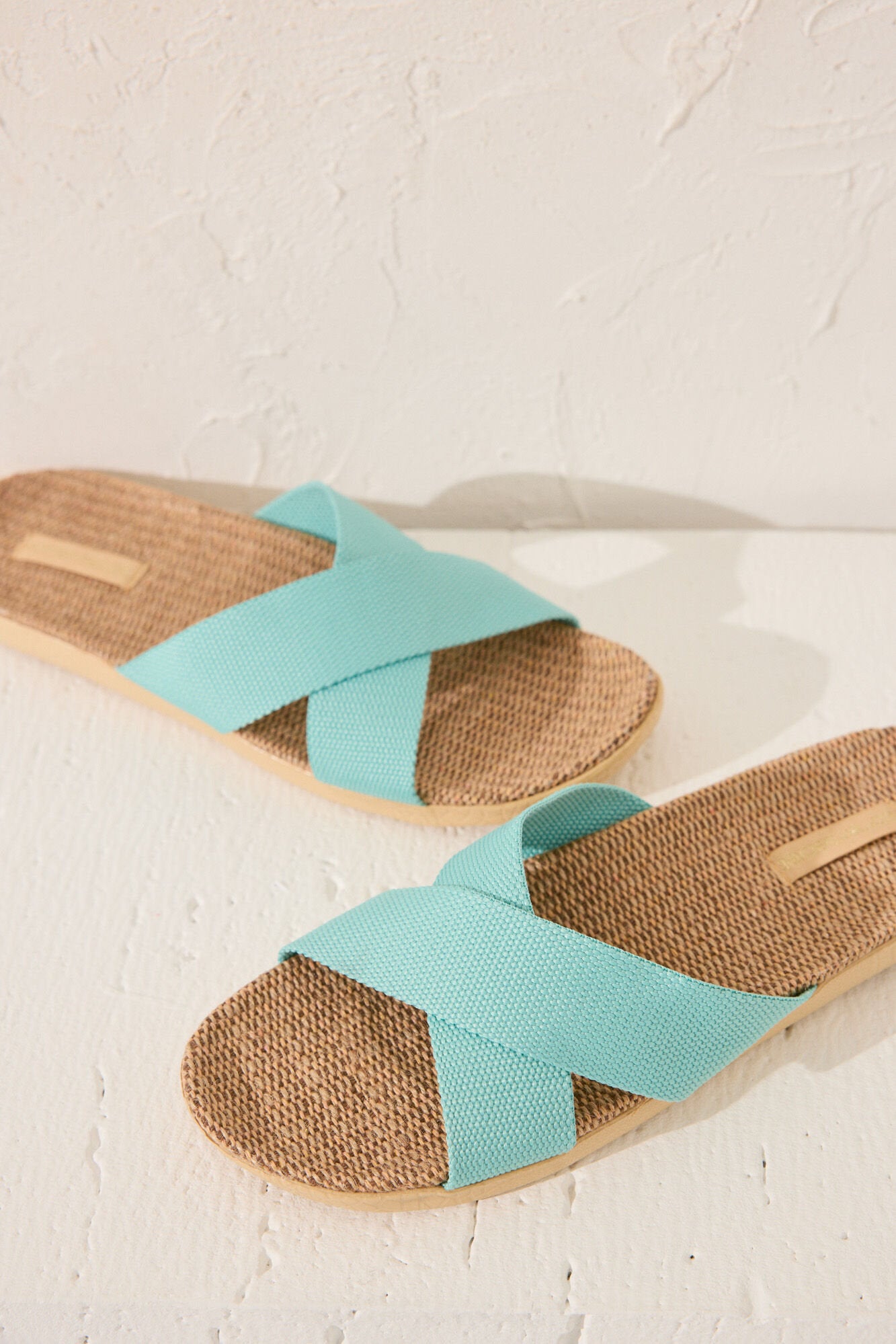 Women Secret_Turquoise Raffia Slippers_4992509_26_02
