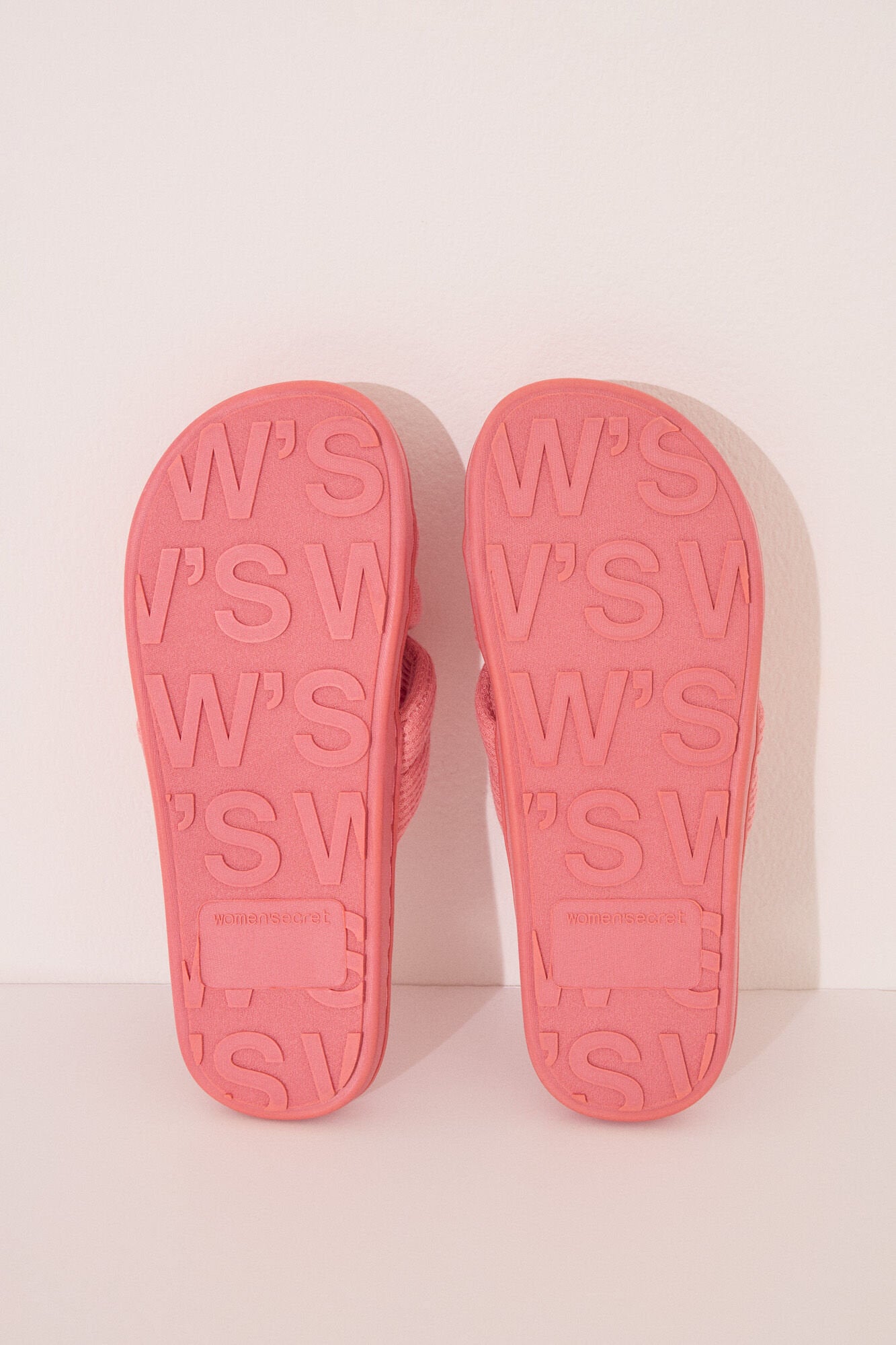 Women Secret_Pink Snoopy Padded Slippers_4992510_70_03