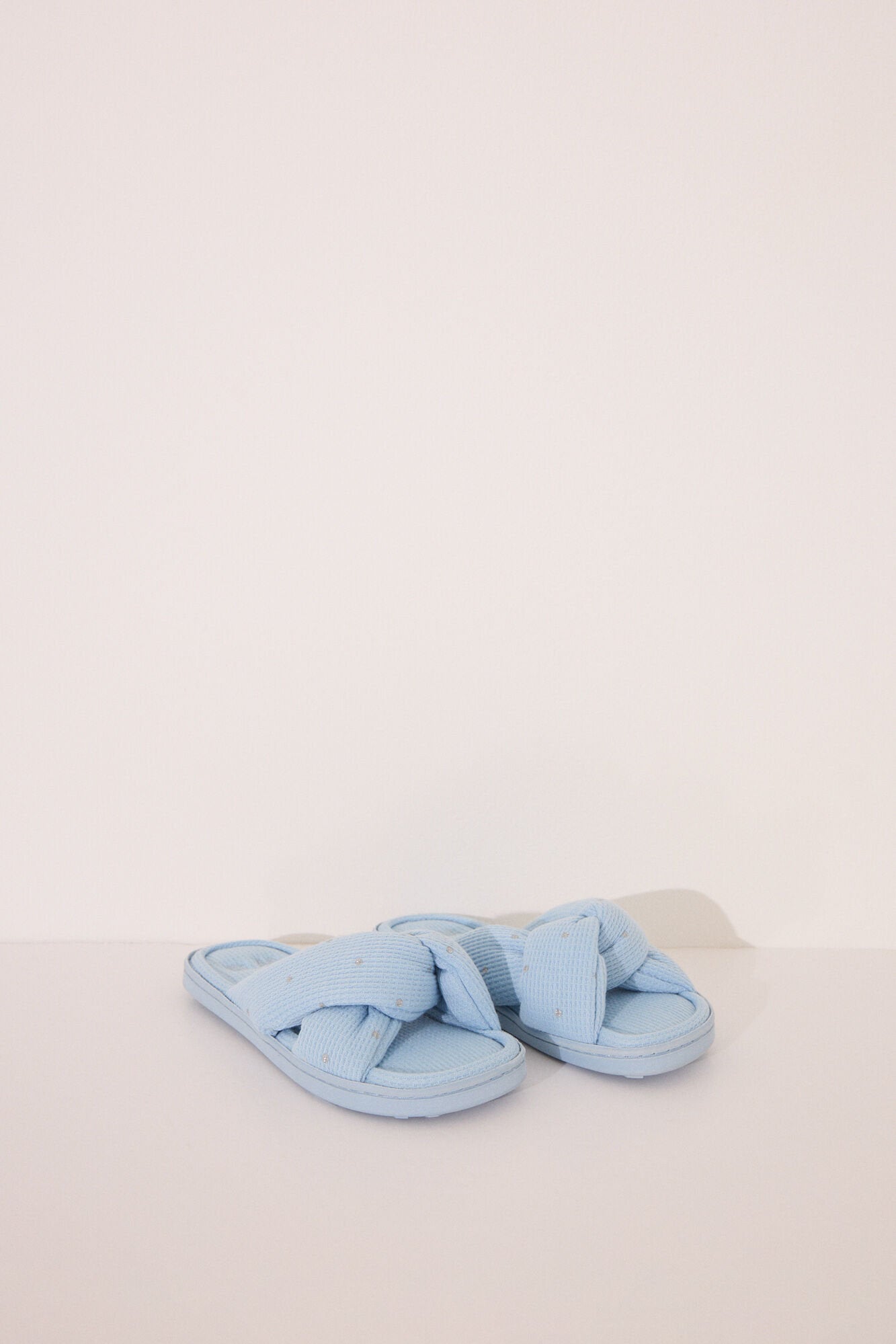 Women Secret_Blue Knot Waffle Shower Slipper_4992512_12_03