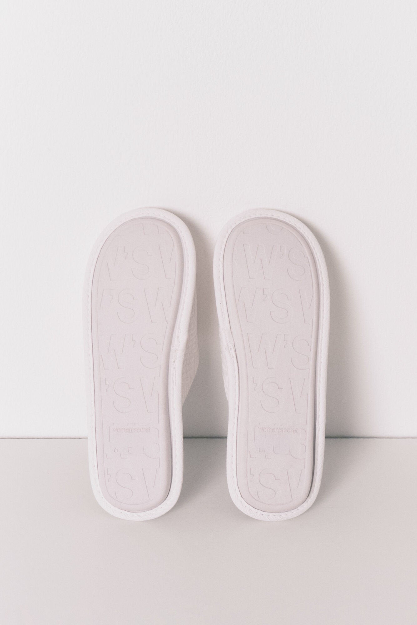 Women Secret_Gray Closed &quot;Maternity&quot; Sneakers_4992518_43_05