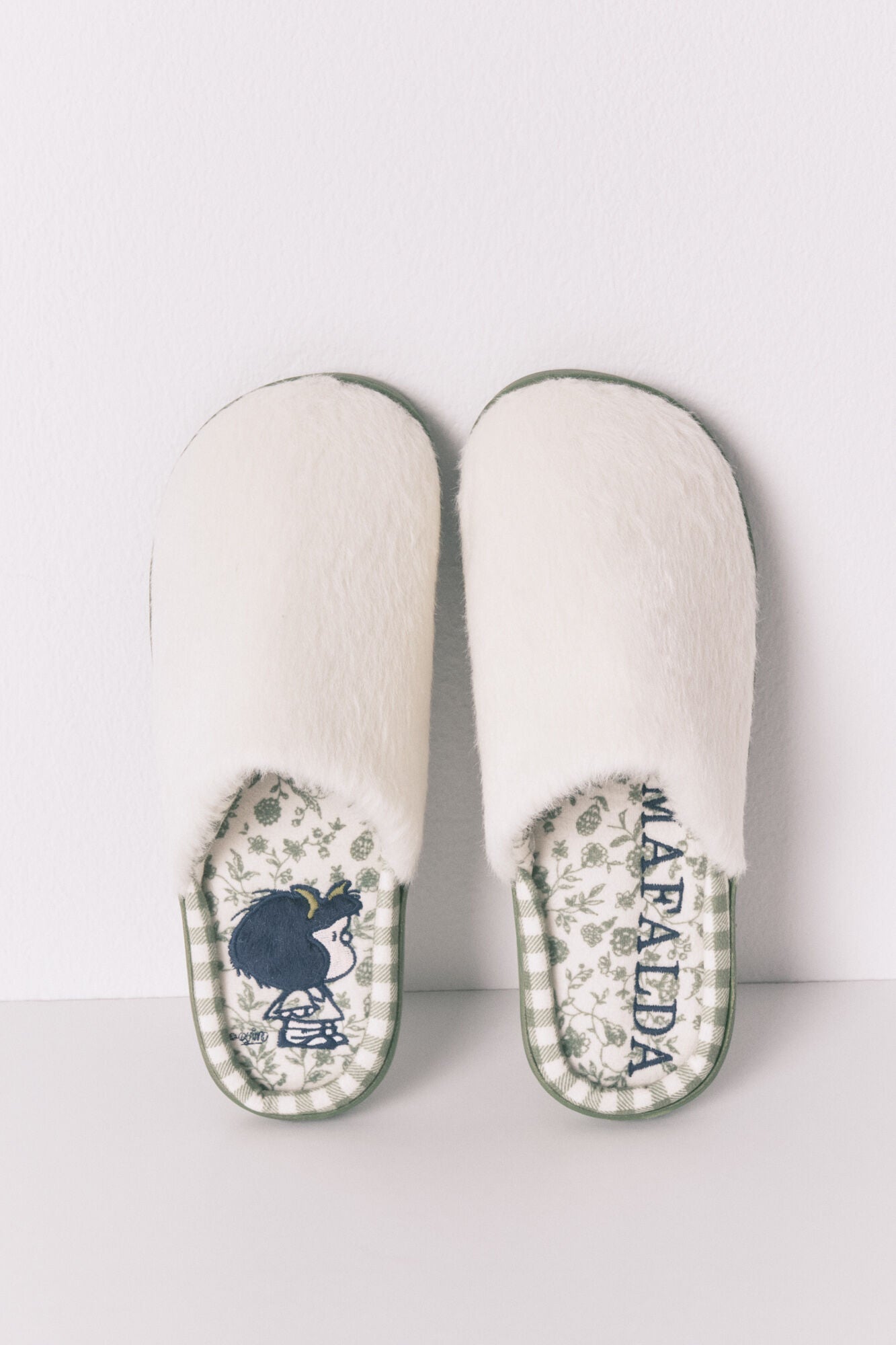Women Secret_Ivory_Mafalda Ivory Closed Slippers_4992527_96_01