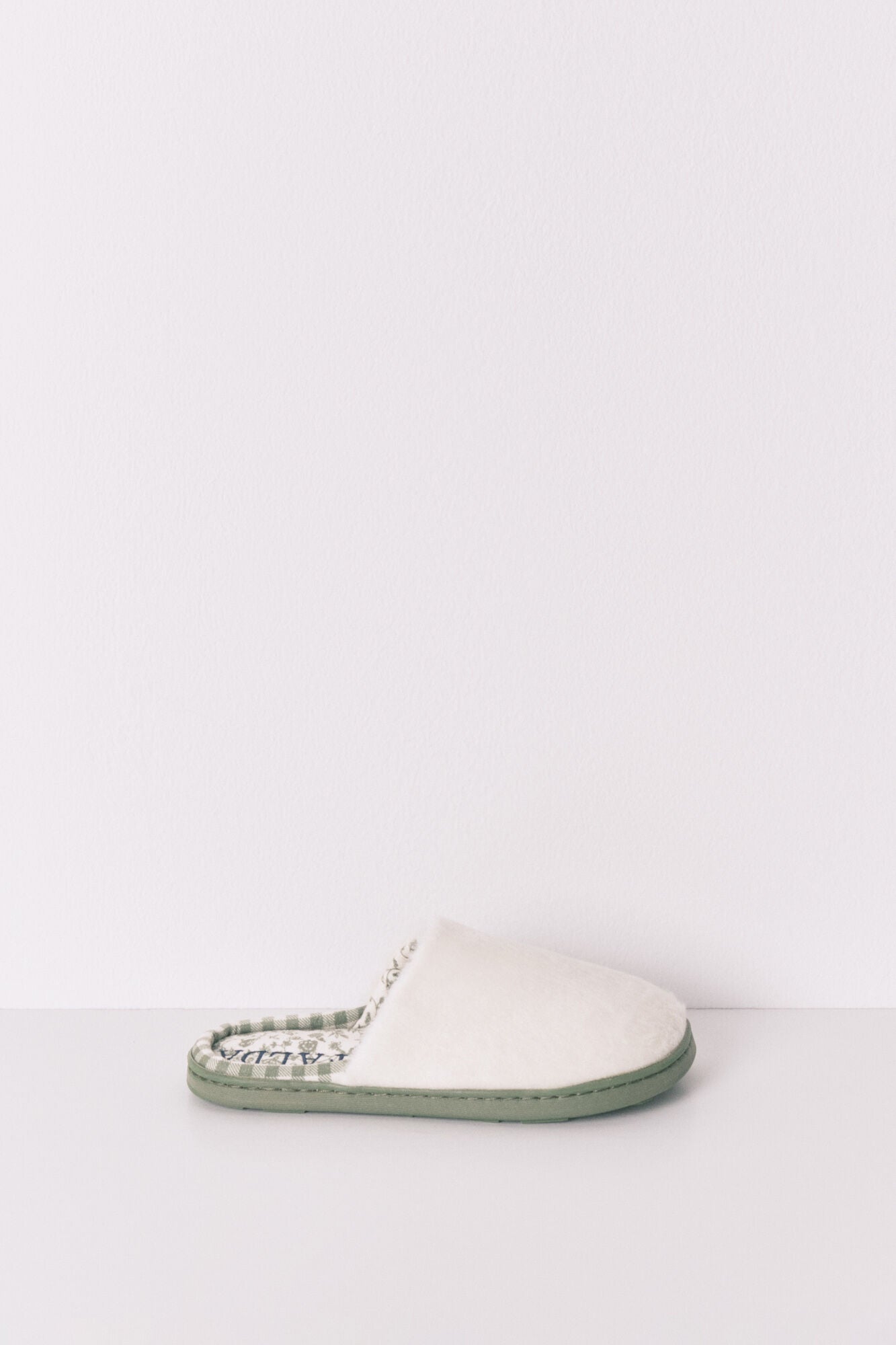 Women Secret_Ivory_Mafalda Ivory Closed Slippers_4992527_96_04