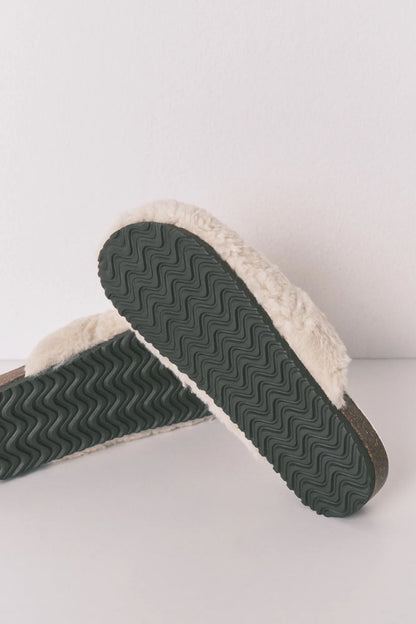 Women Secret_Beige_Beige Sheepskin Faux Shearling Slippers_4992534_96_05