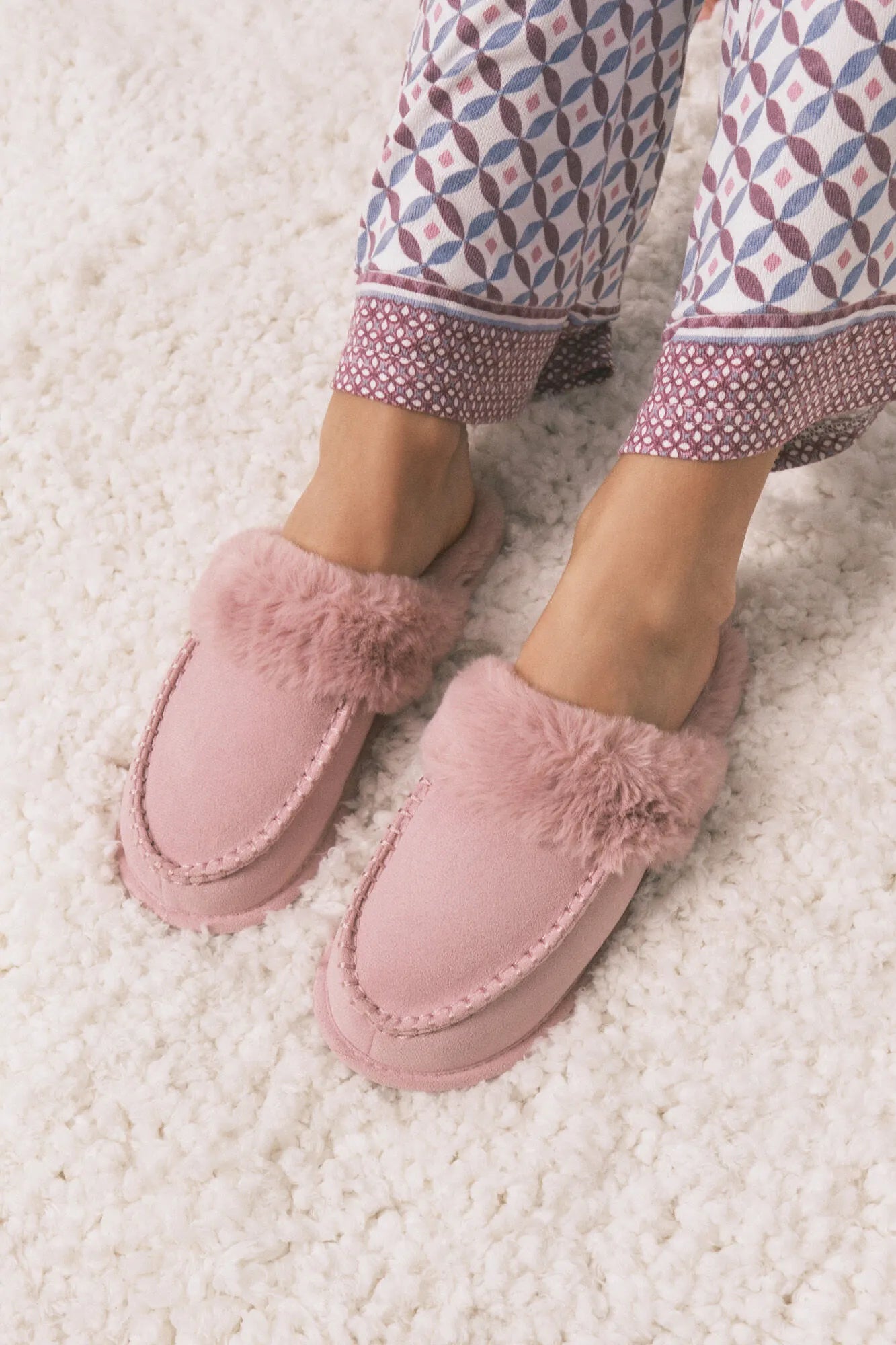 Women Secret_Pink_Pink Synthetic Fur Slippers_4992538_70_01