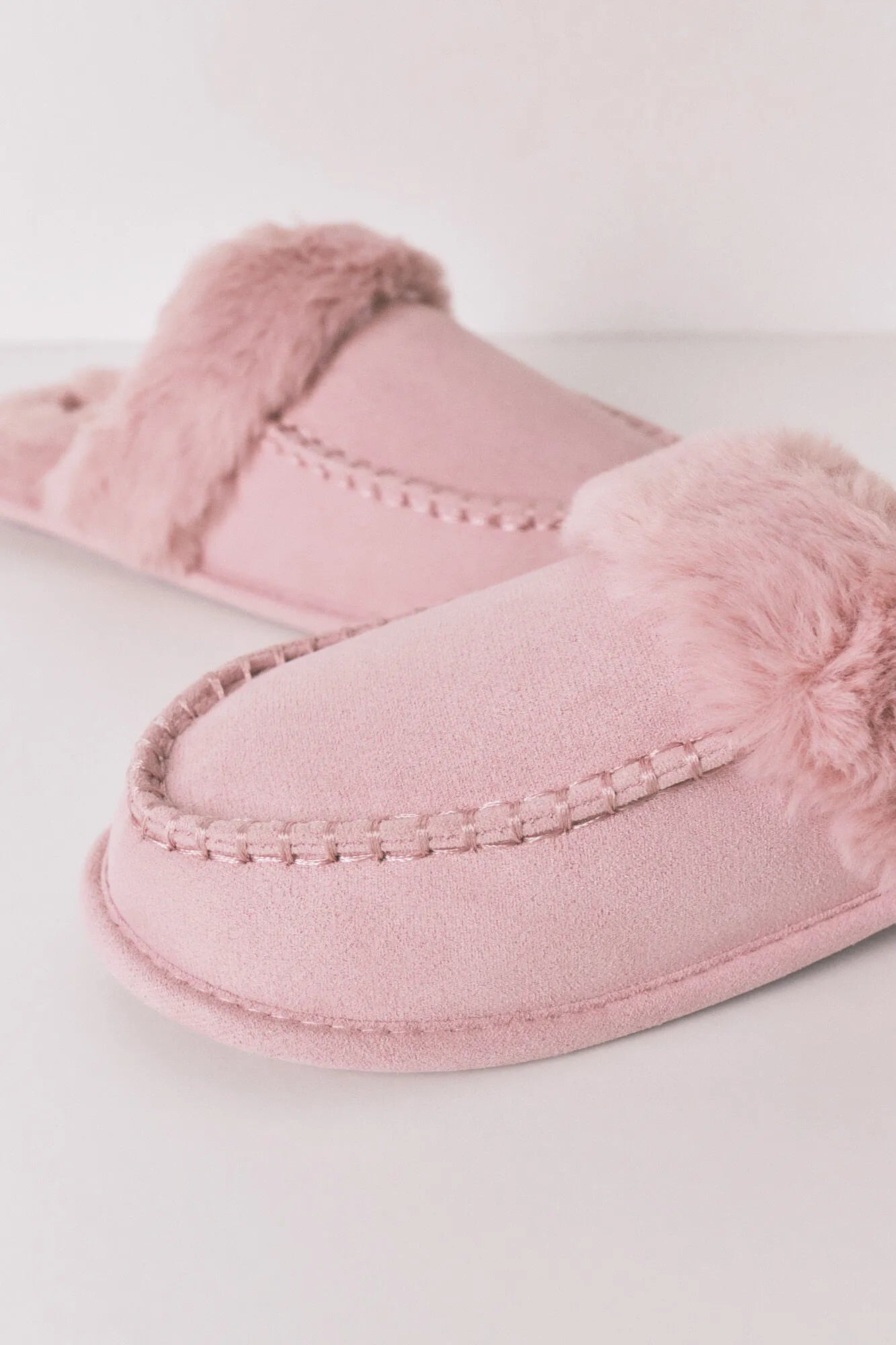 Women Secret_Pink_Pink Synthetic Fur Slippers_4992538_70_04