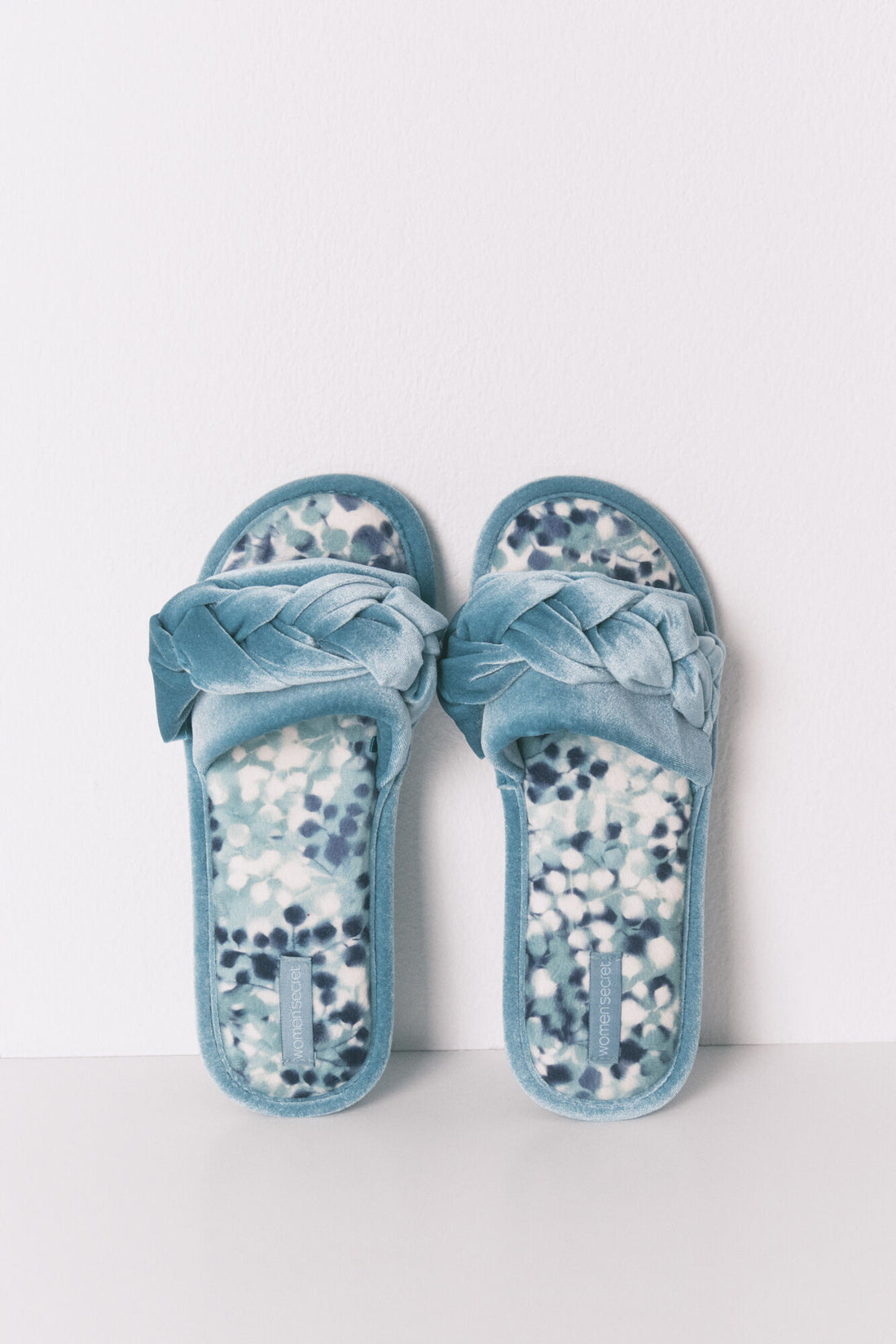 Women Secret_Green_Green Velvet Open House Slippers_4992540_23_01