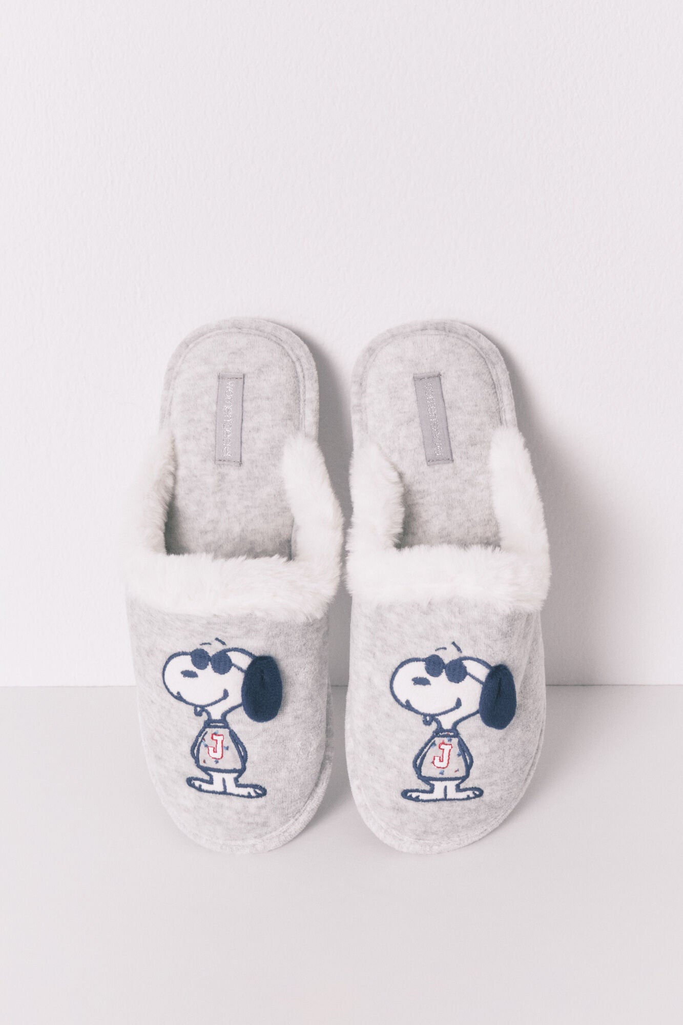 Women Secret_Dark Grey_Dark Grey Snoopy Slippers_4992541_41_01