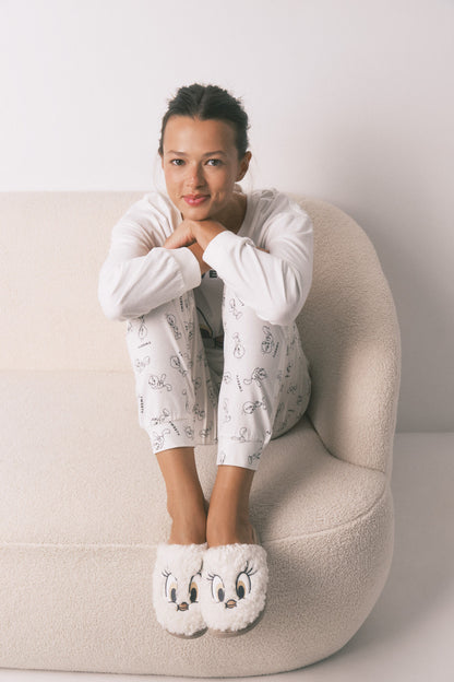 Women Secret_Tan_Tweety White Faux Shearling Slippers_4992549_33_01