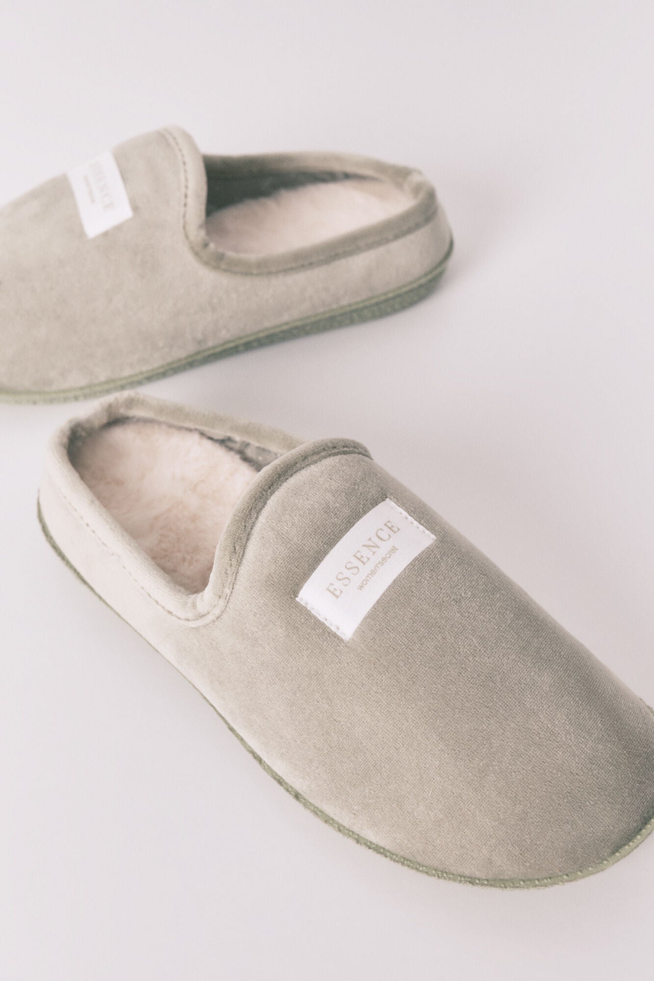 Women Secret_Dark Khaki_Green Velour Slippers_4992551_91_03