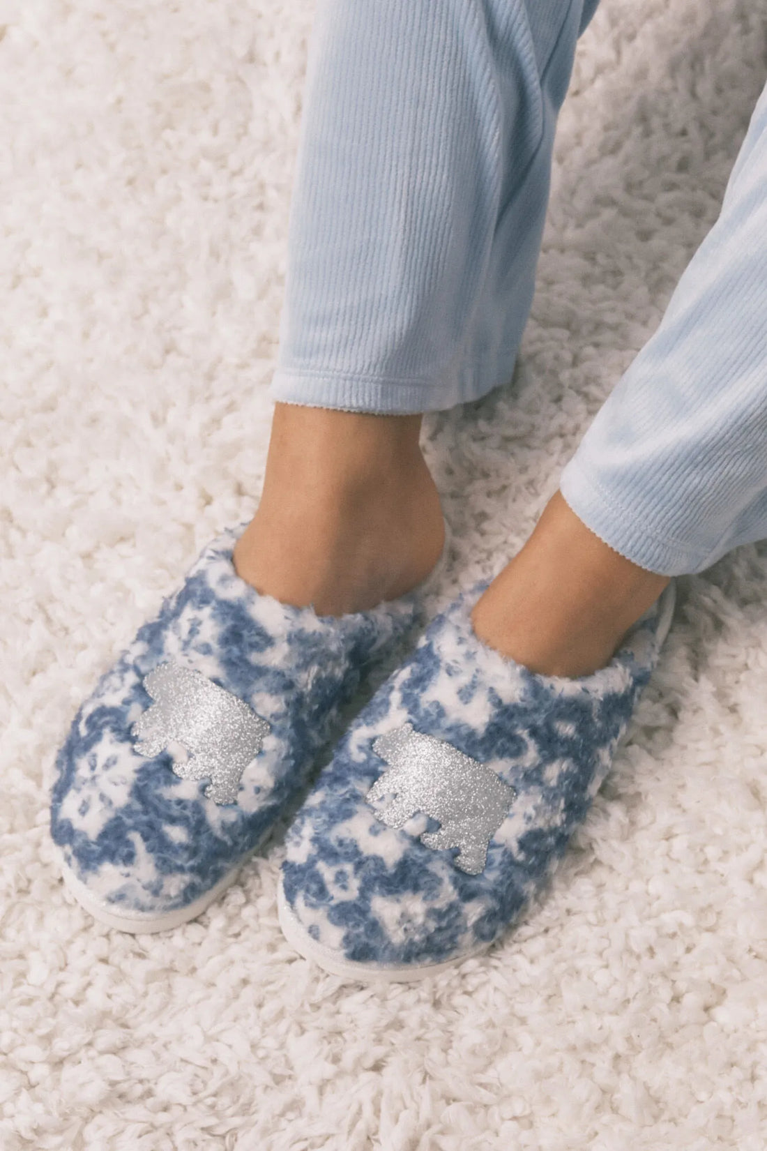 Women Secret_Blue Print_Slippers with Glitter Faux Shearling Patch_4992556_19_01