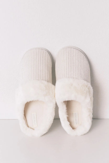 Women Secret_Ivory_White Lurex Fur Ribbed Slippers_4992574_96_01